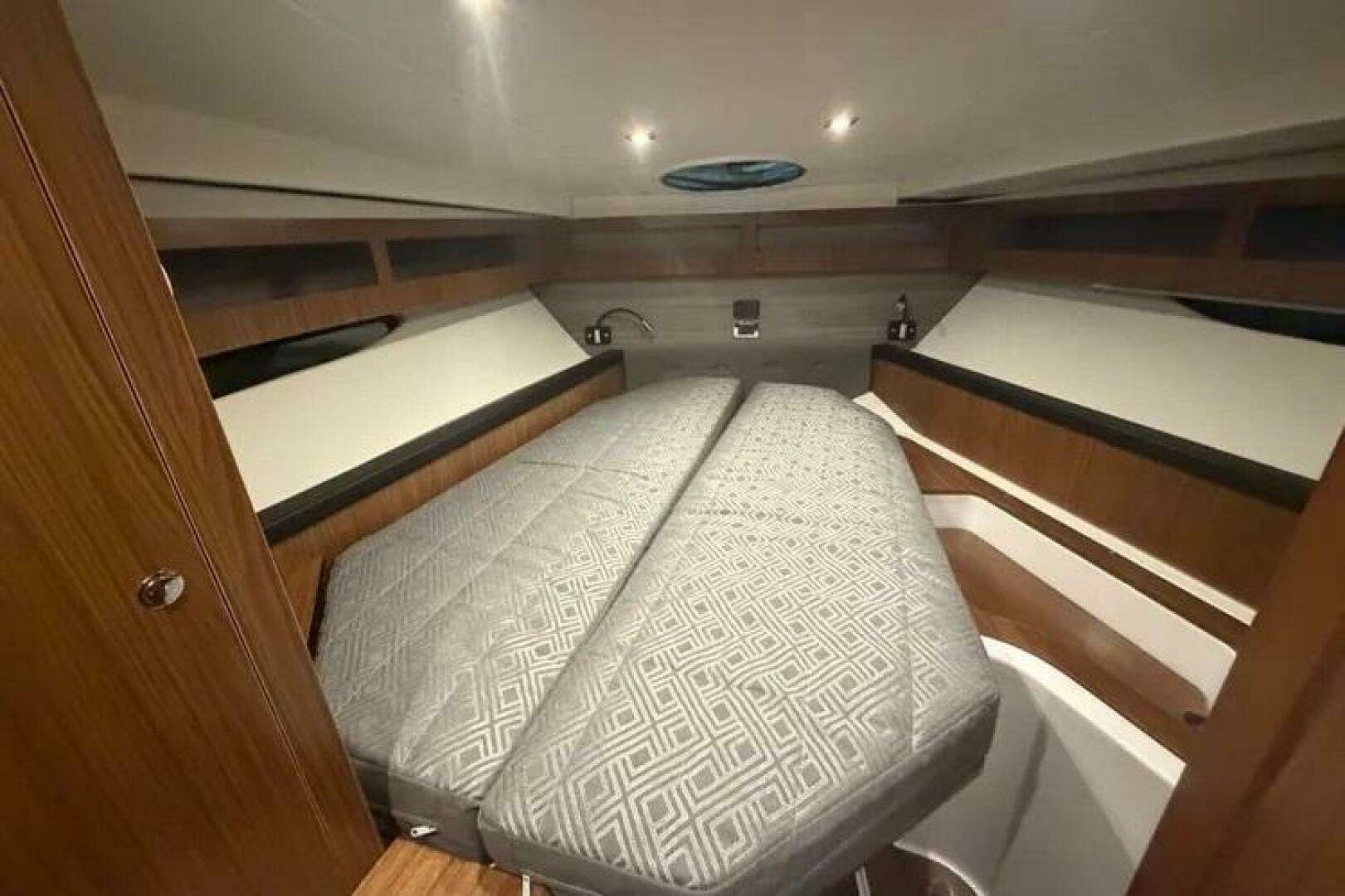 2022 Four Winns 355 Vista Coupe - Image 20