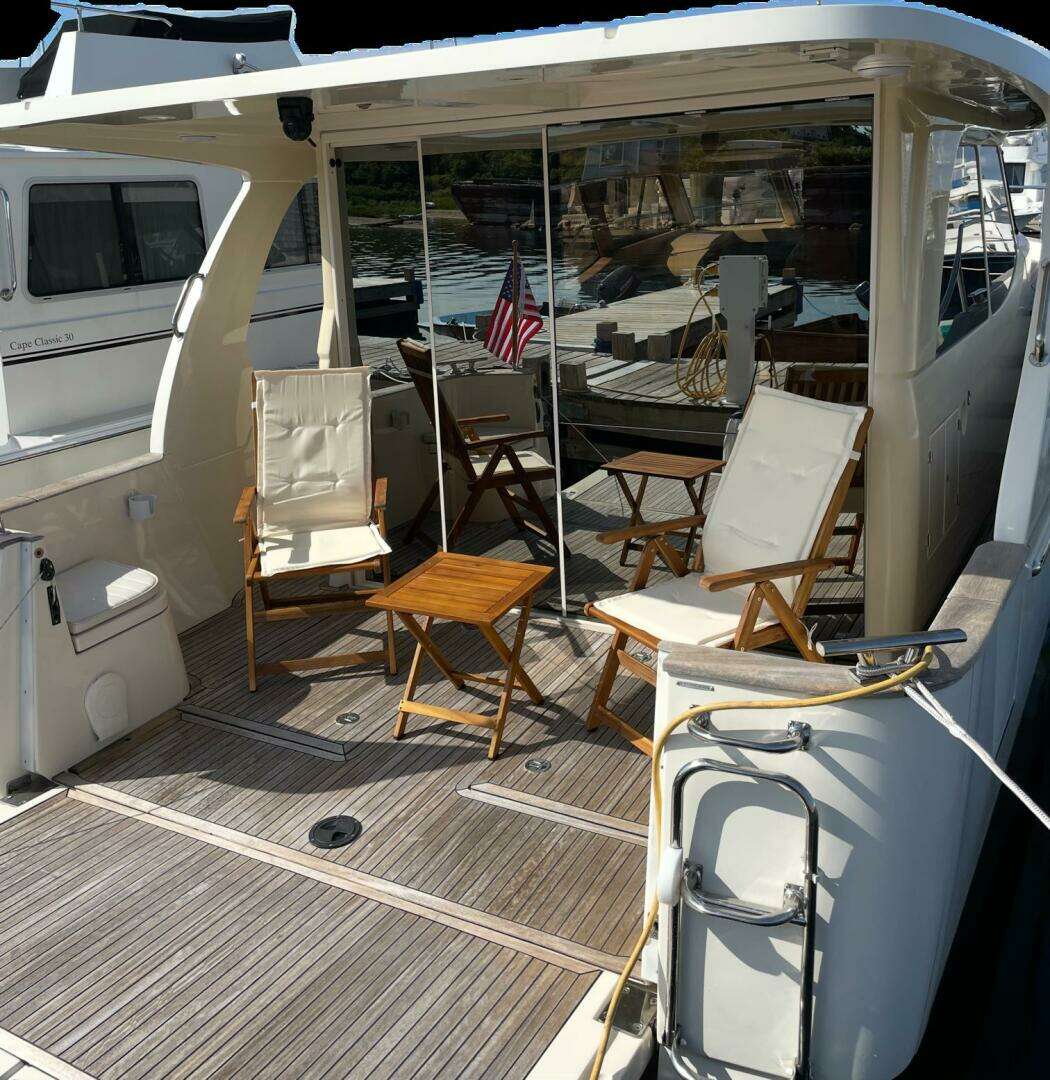 2013 Greenline 33 - Image 3