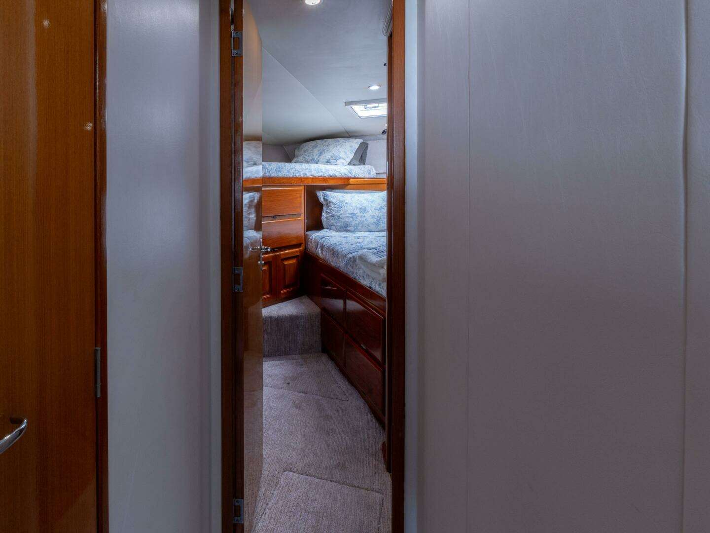 1998 Viking 58 Convertible - Image 35