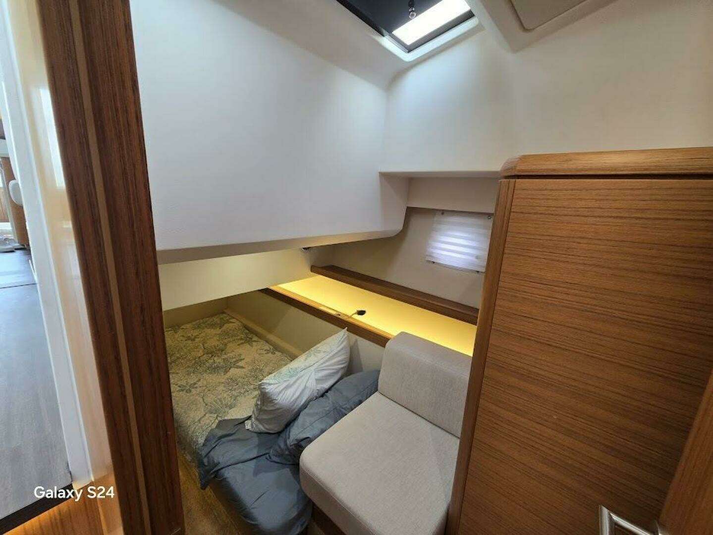 2022 Greenline 39 Hybrid - Image 17