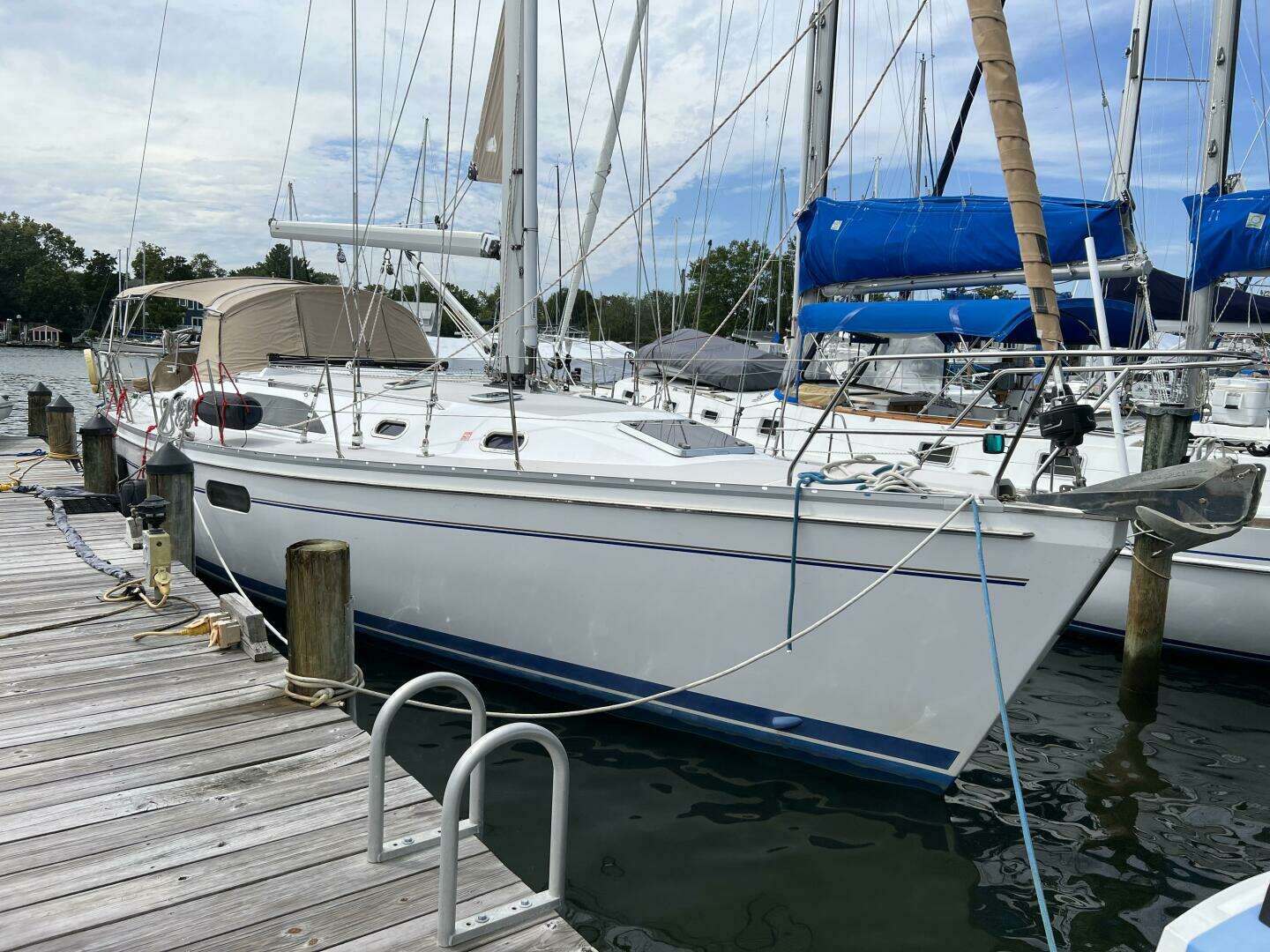 2016 Catalina 445 - Image 6