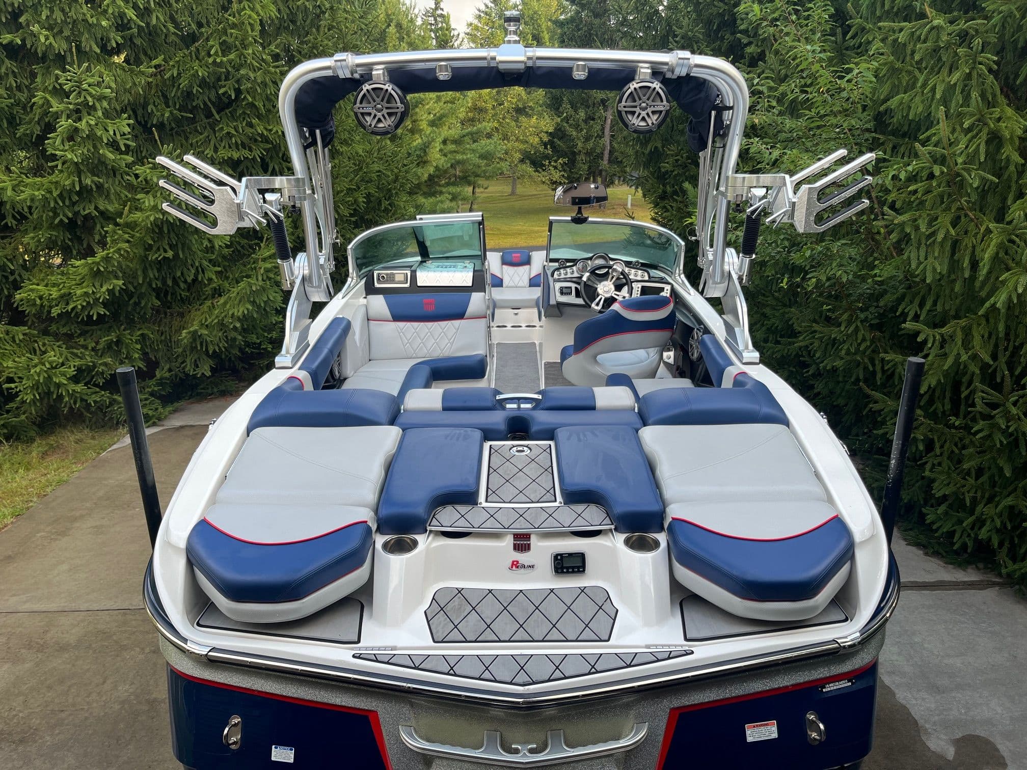 2015 MasterCraft X20 boat with luxurious interior and modern features.