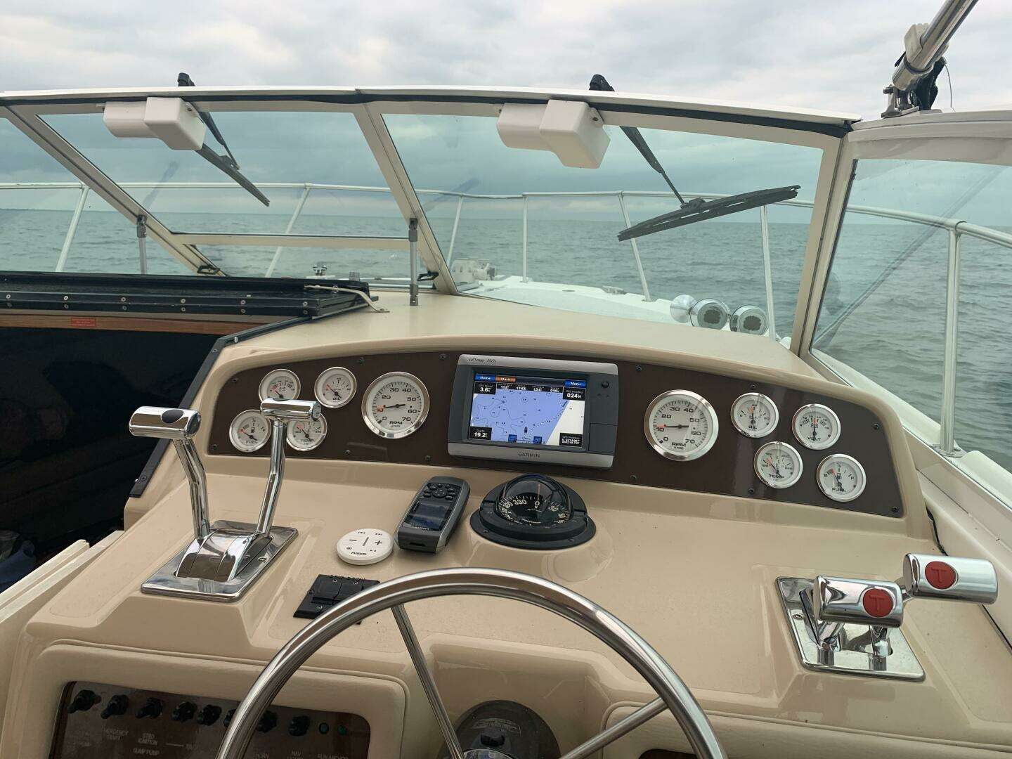 1993 Sea Ray 310 Amberjack - Image 4
