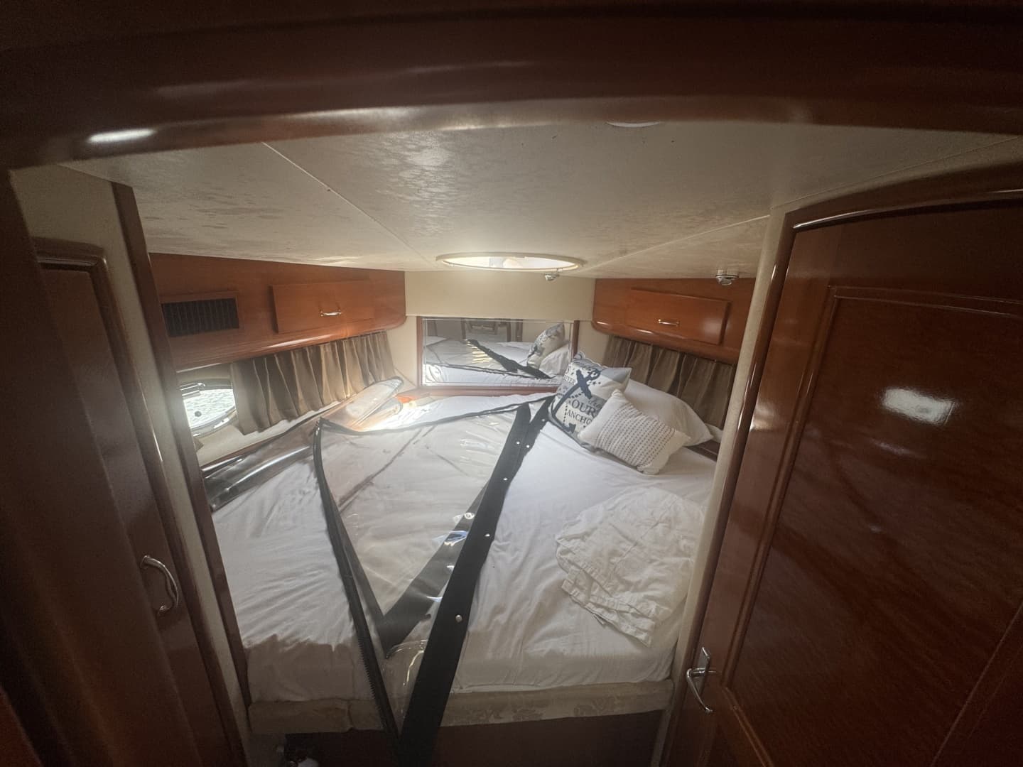2003 Carver 444 Cockpit Motor Yacht - Image 14