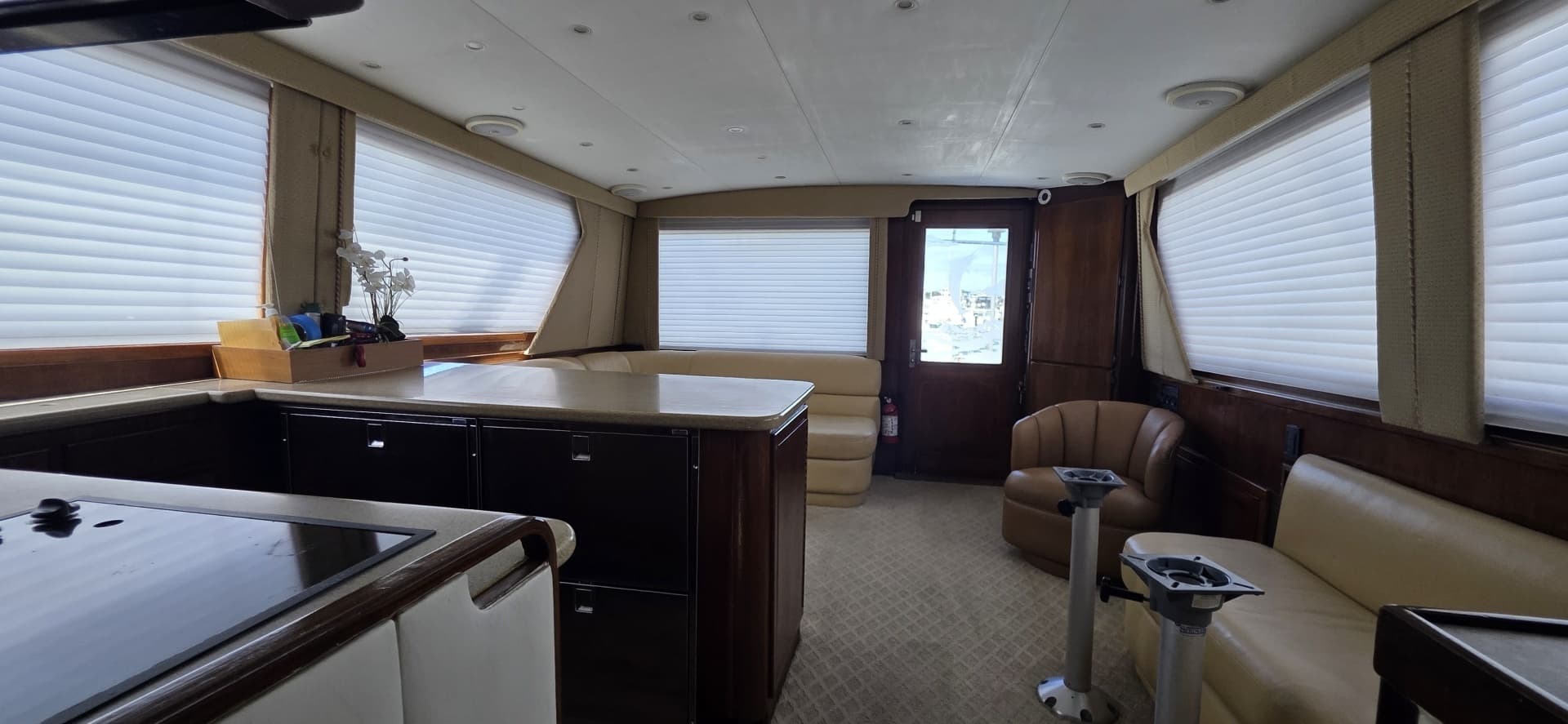 1989 Hatteras 52 Convertible - Image 16