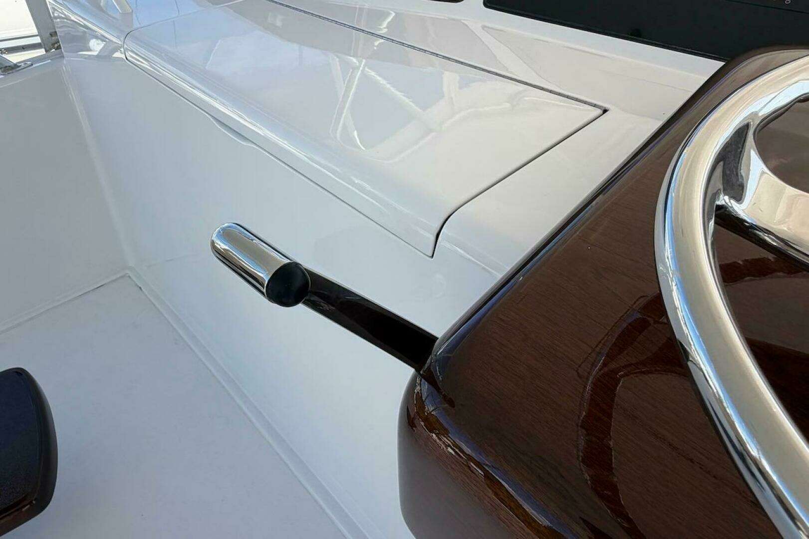 2004 Viking 56 Convertible - Image 54
