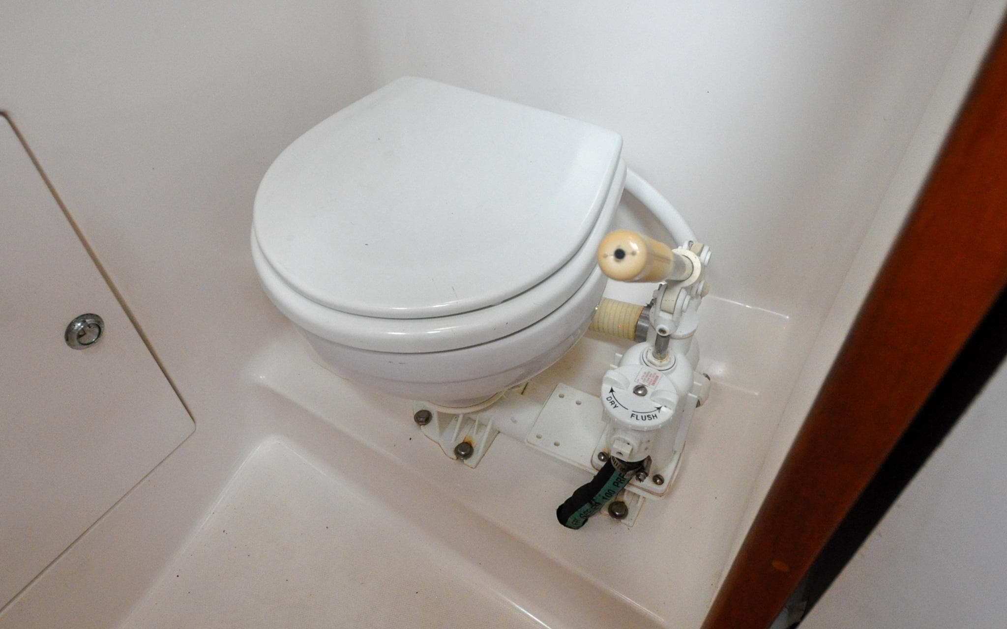 J/42 - Canty - Aft Head - Toilette