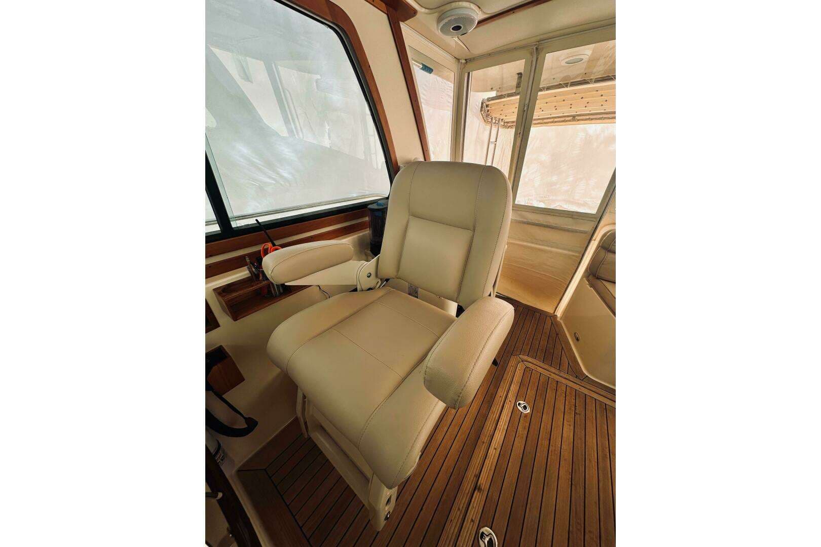 2008 Sabre 38 Hard Top Express - Image 12