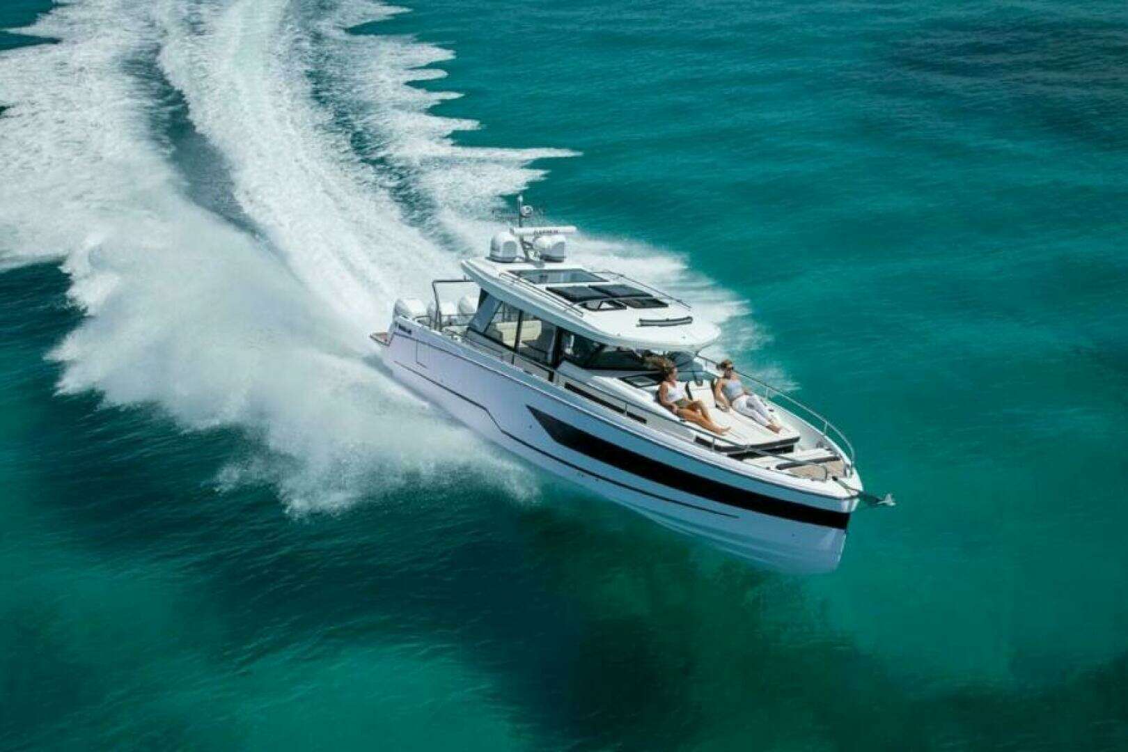 2025 Wellcraft 38 Explorer - Image 5