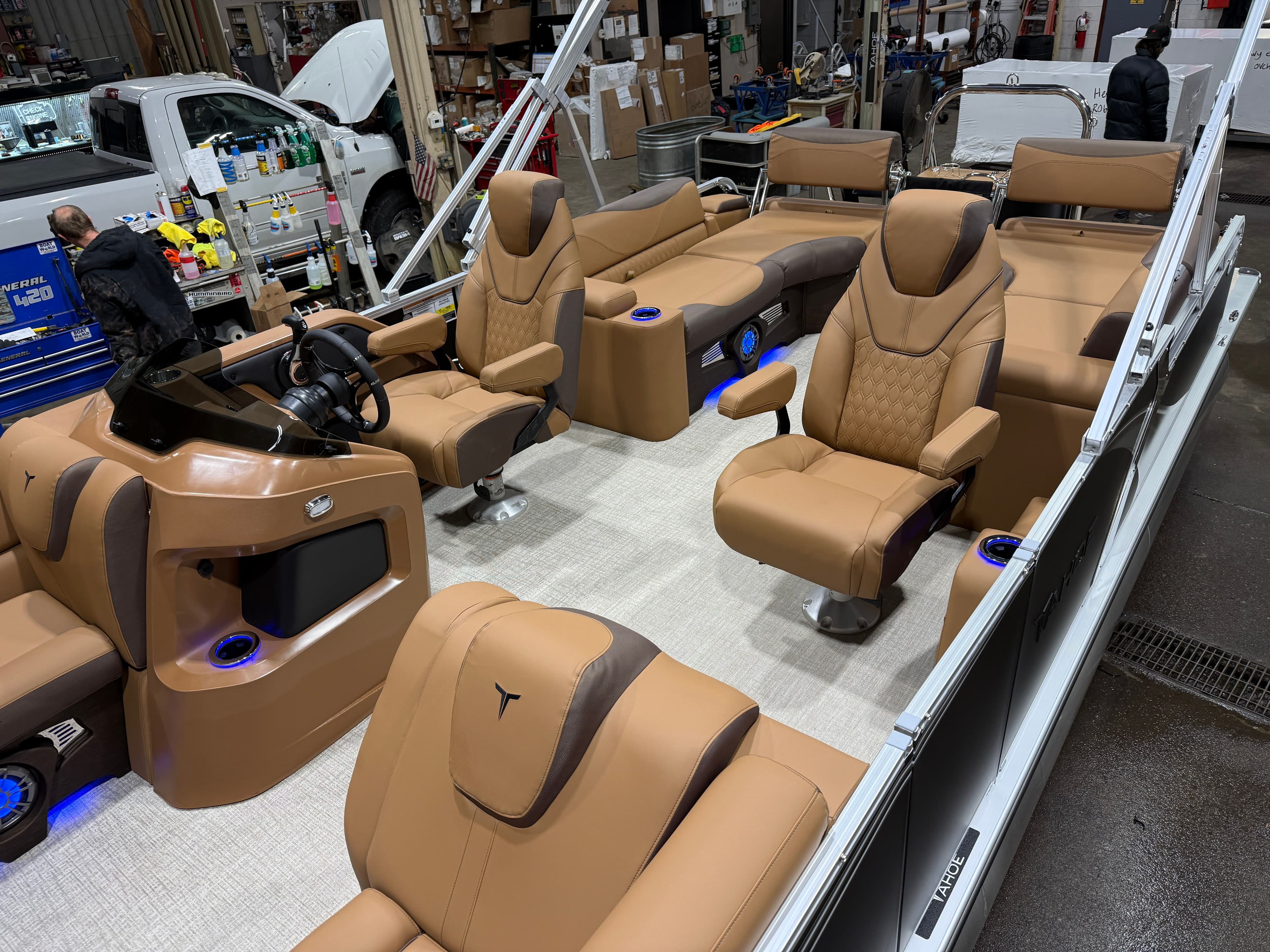 2026 Tahoe LTZ 200HP Quad Lounge Shift SS 2385 Tritoon - 4