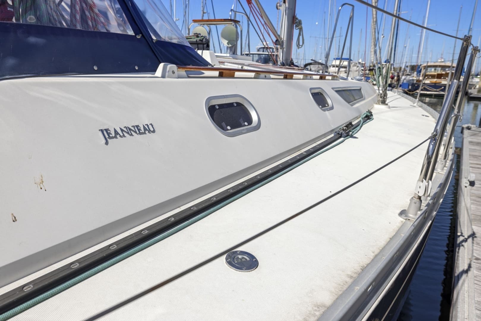 2001 Jeanneau — - Image 7
