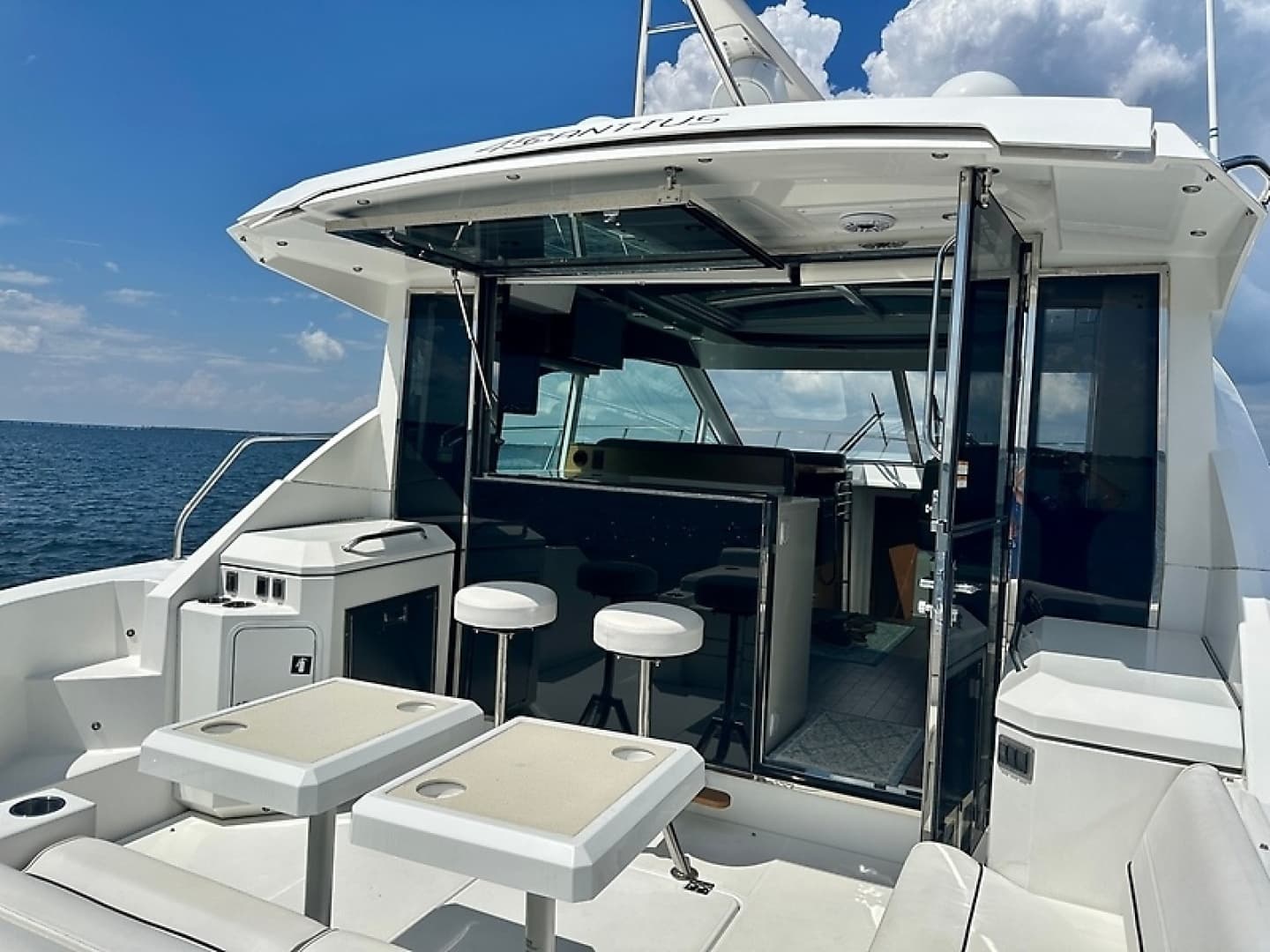 2016 Cruisers Yachts Cantius - Image 42