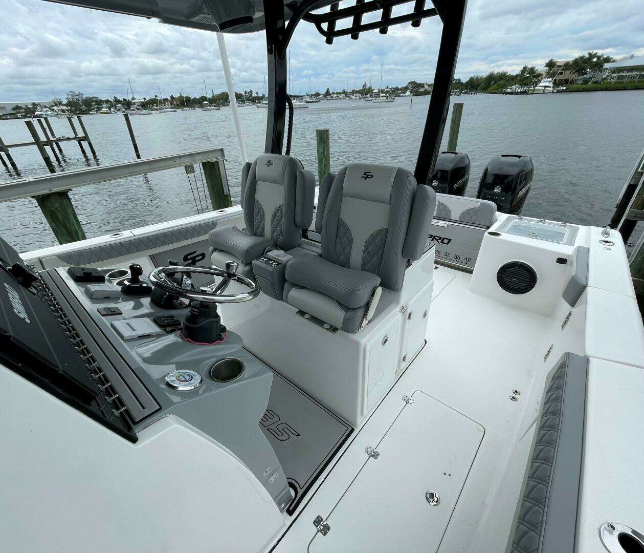 2023 Sea Pro 320 DLX - Image 12