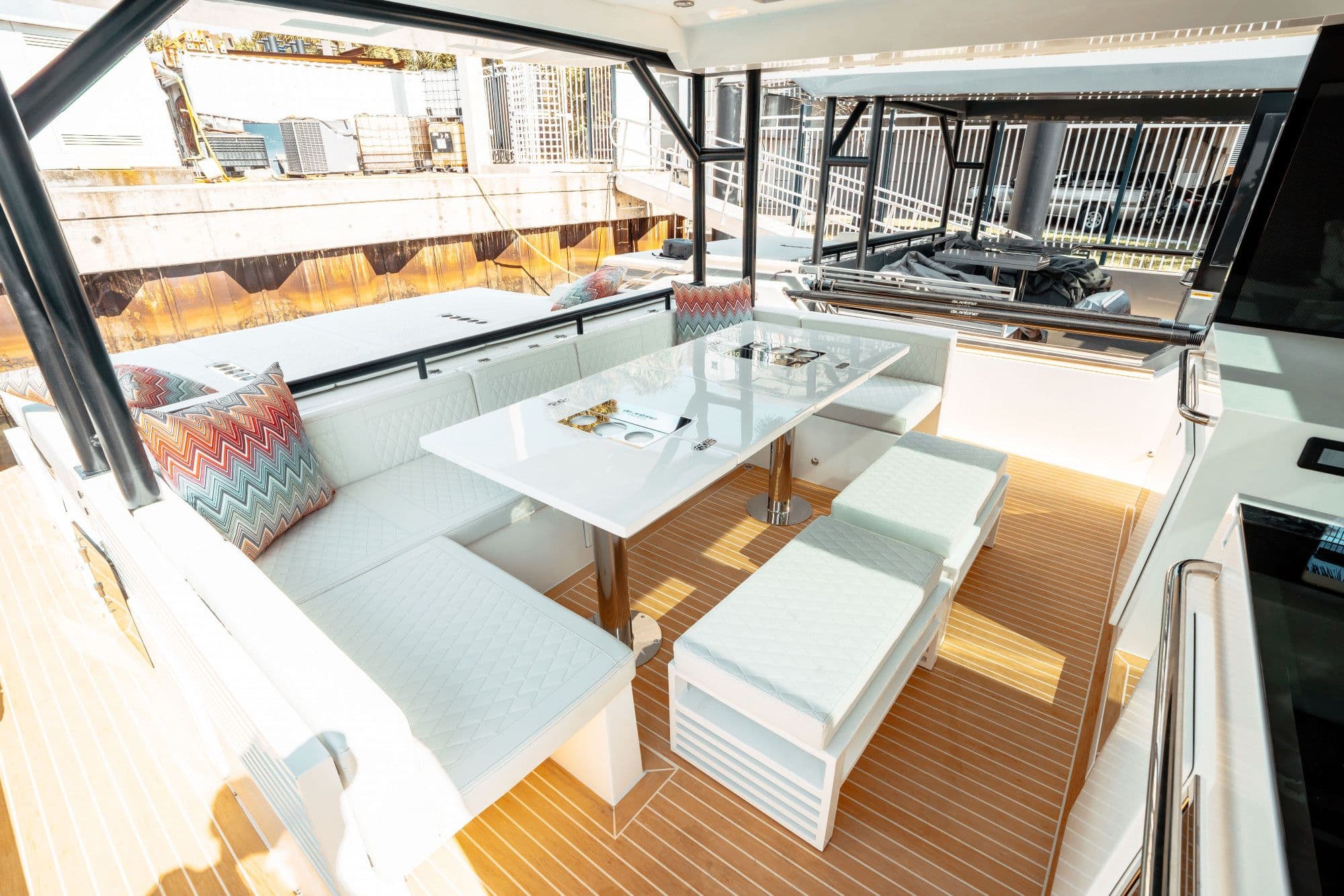 2027 De Antonio Yachts D50 Coupé - 14