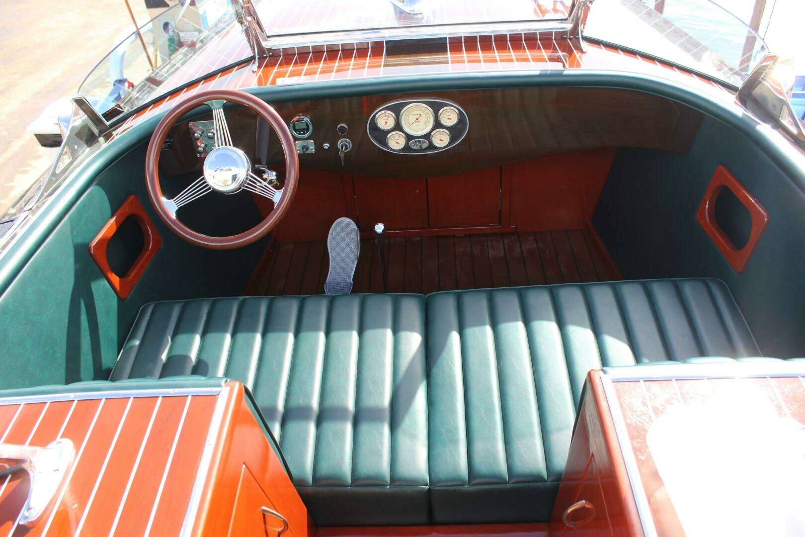 2017 Hacker-Craft 30 Triple Cockpit - Image 5
