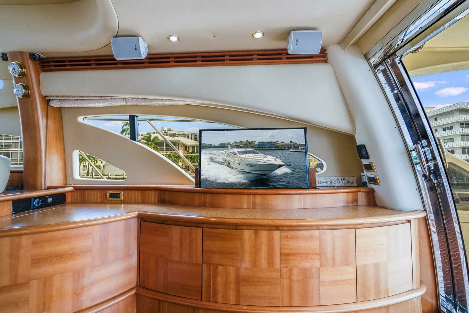 2009 Azimut 62E - Image 24