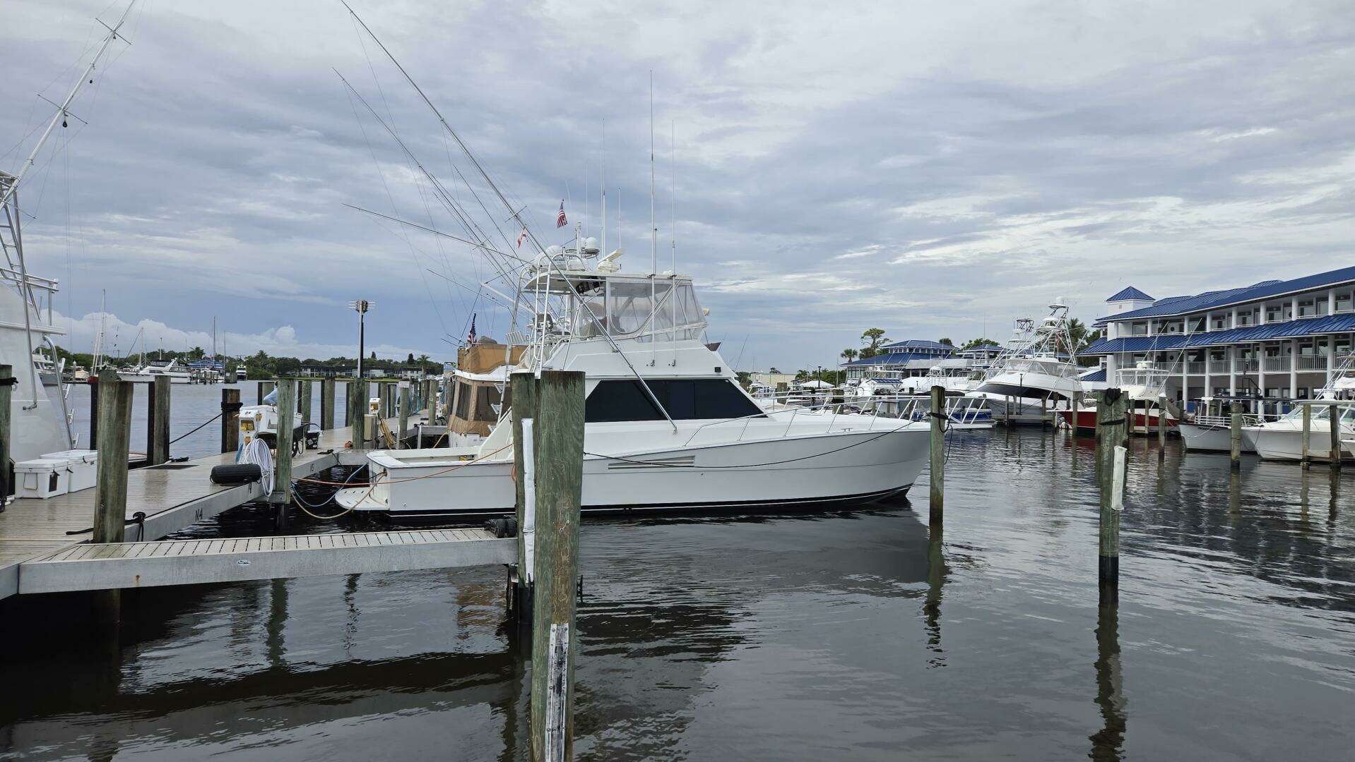 1989 Viking 45 Convertible - Image 4