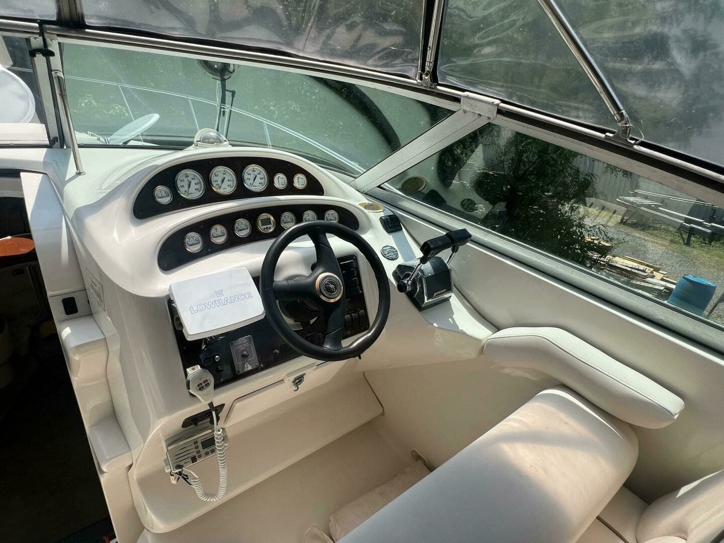2000 Monterey 302 Cruiser - Image 5