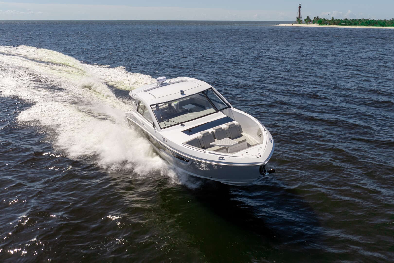 2026 Cruisers Yachts 50GLS OB - Image 43
