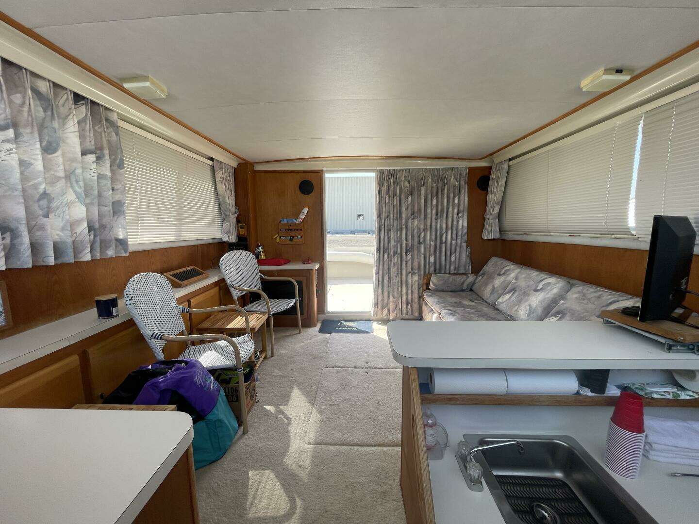 1989 Silverton 37 Convertible - Image 26