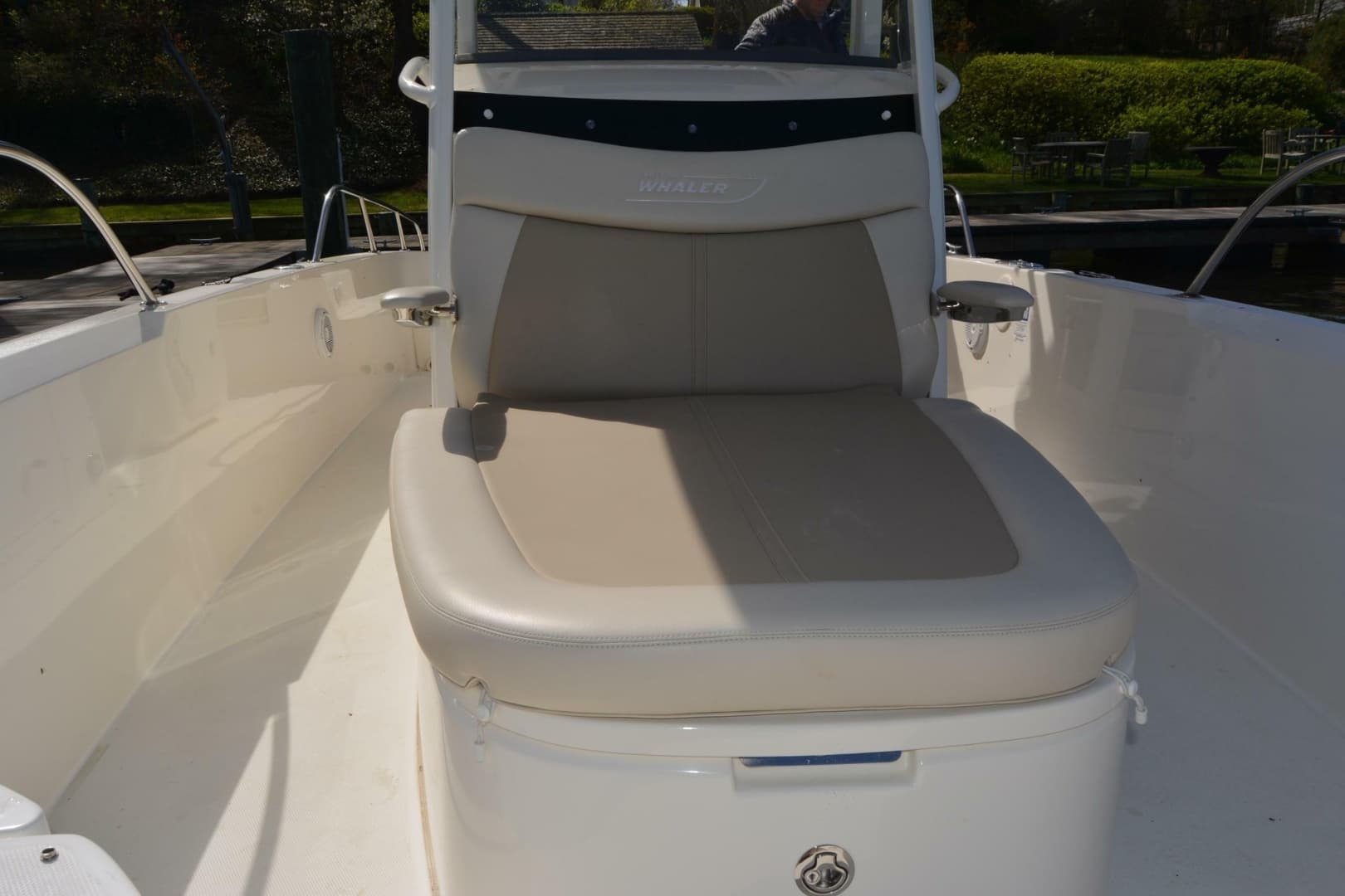 2021 Boston Whaler 270 Dauntless - Image 17