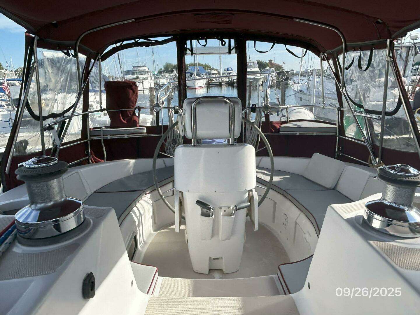 1998 Hunter 376 - Image 31