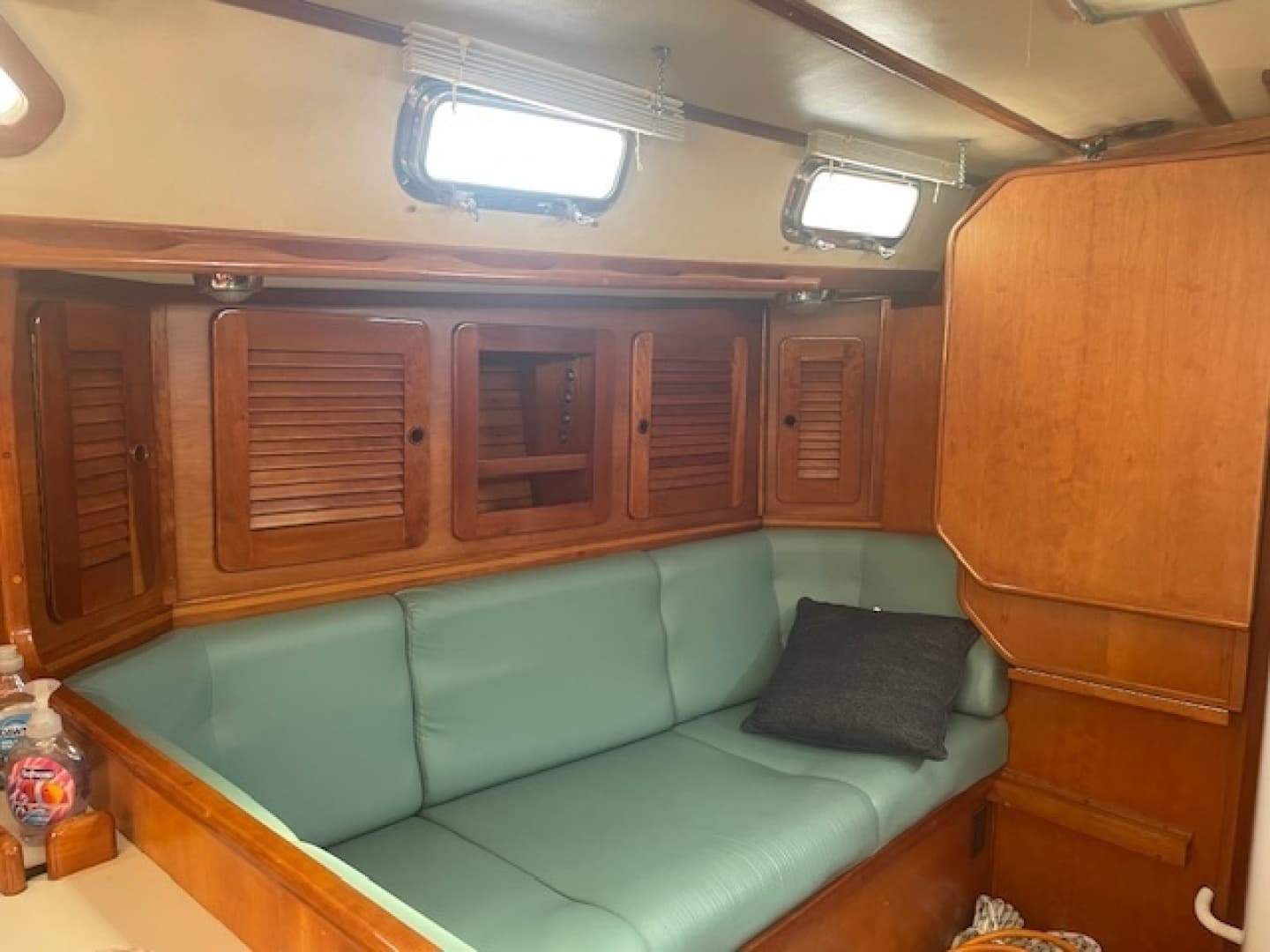 1993 Sabre 38 MK II - Image 6