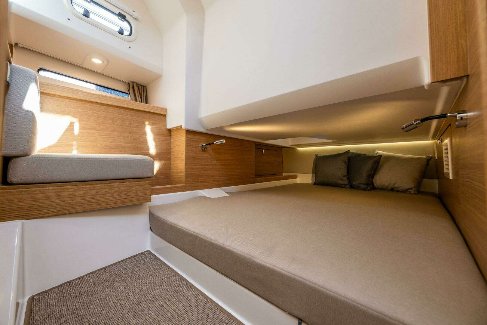 2025 Nimbus W11 - Image 33