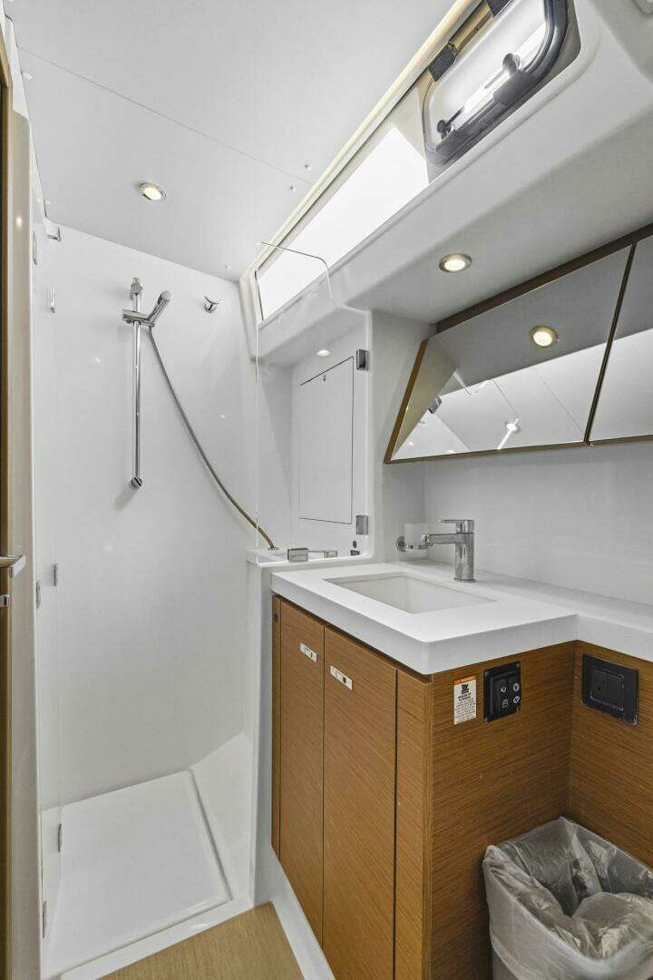 2024 Beneteau Oceanis Yacht 54 - Image 43