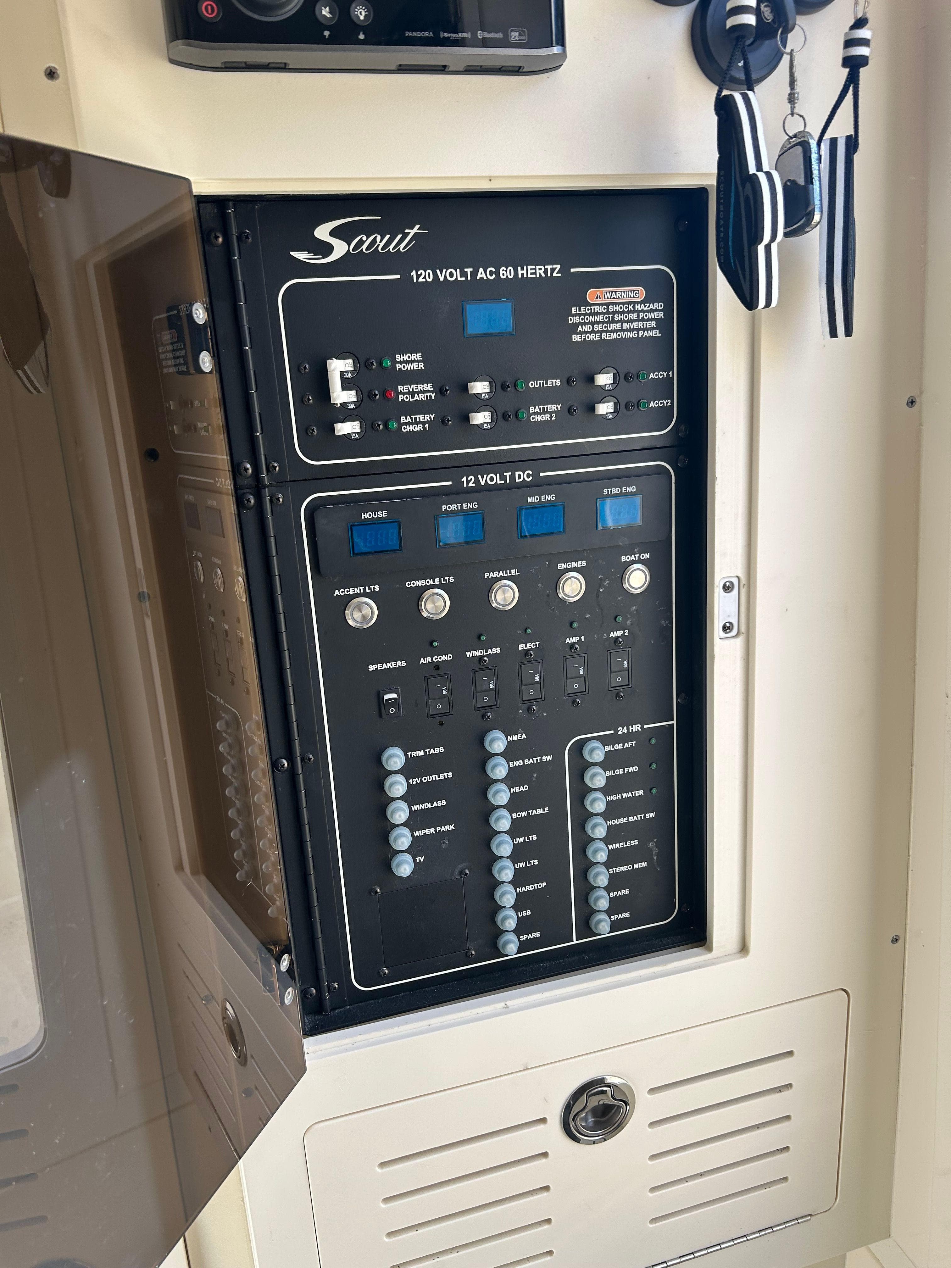 2020 SCOUT 355 LXF - Image 22