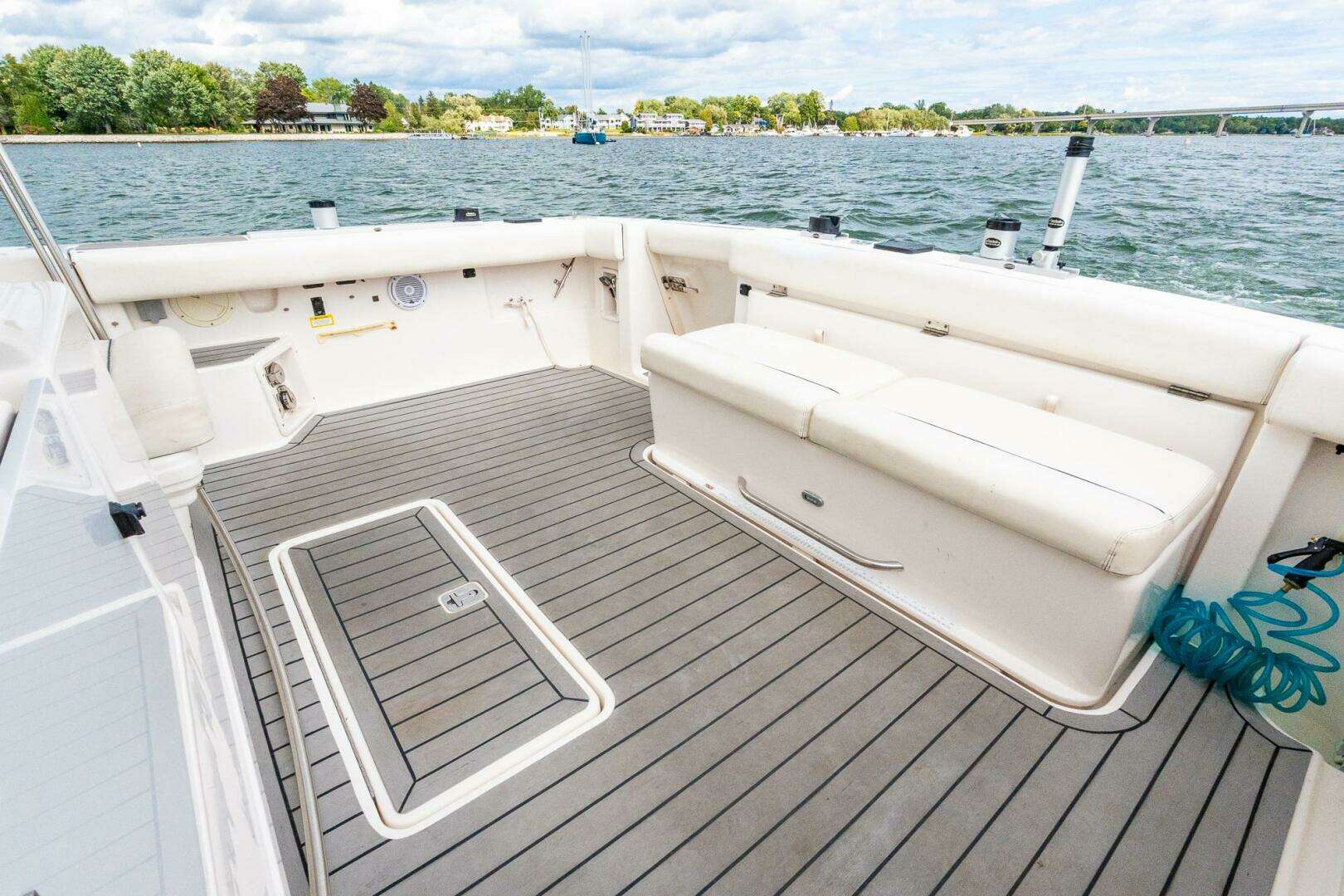 2002 Tiara Yachts 35 Open - Image 7