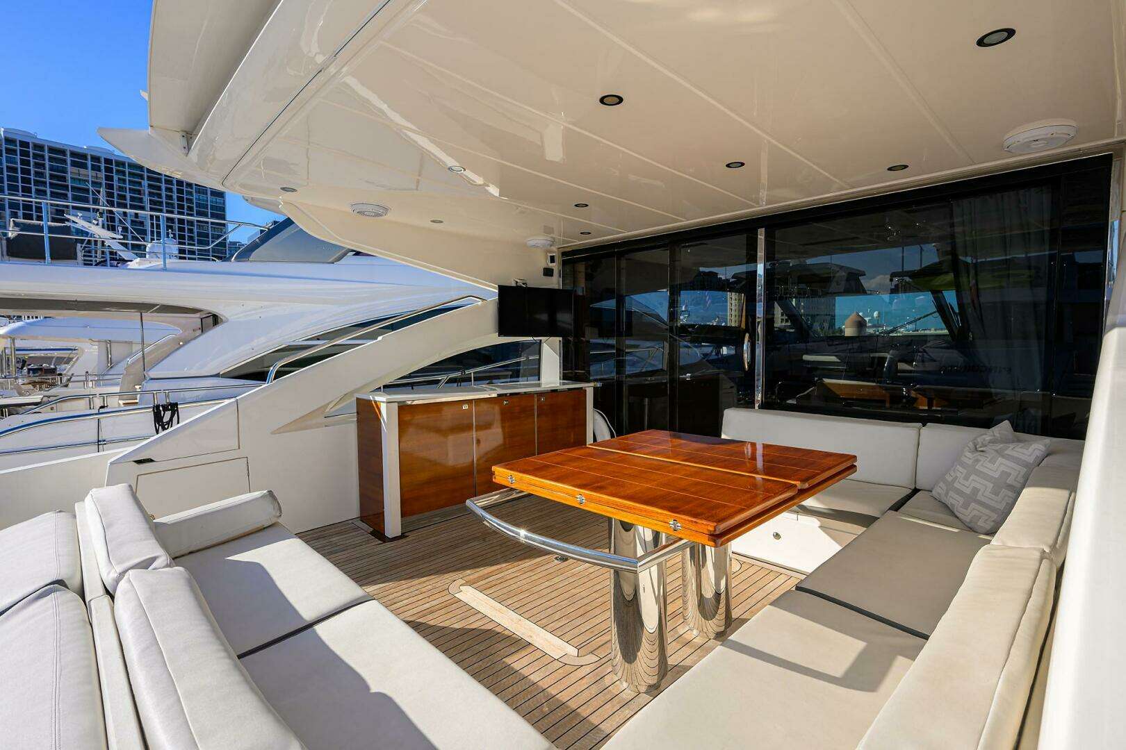 2013 Princess V72 Express Yacht - Image 5