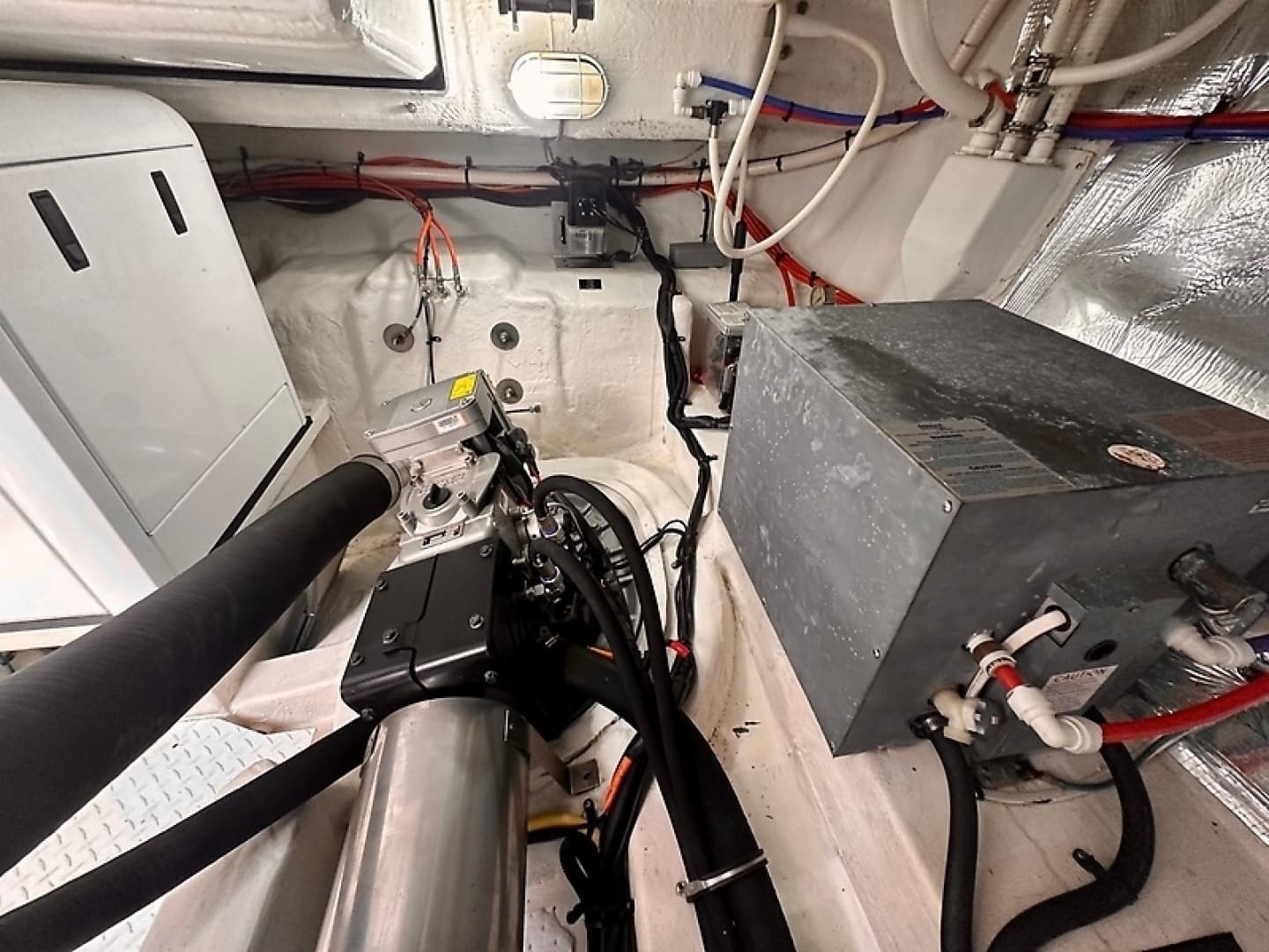 2016 Cruisers Yachts Cantius - Image 45