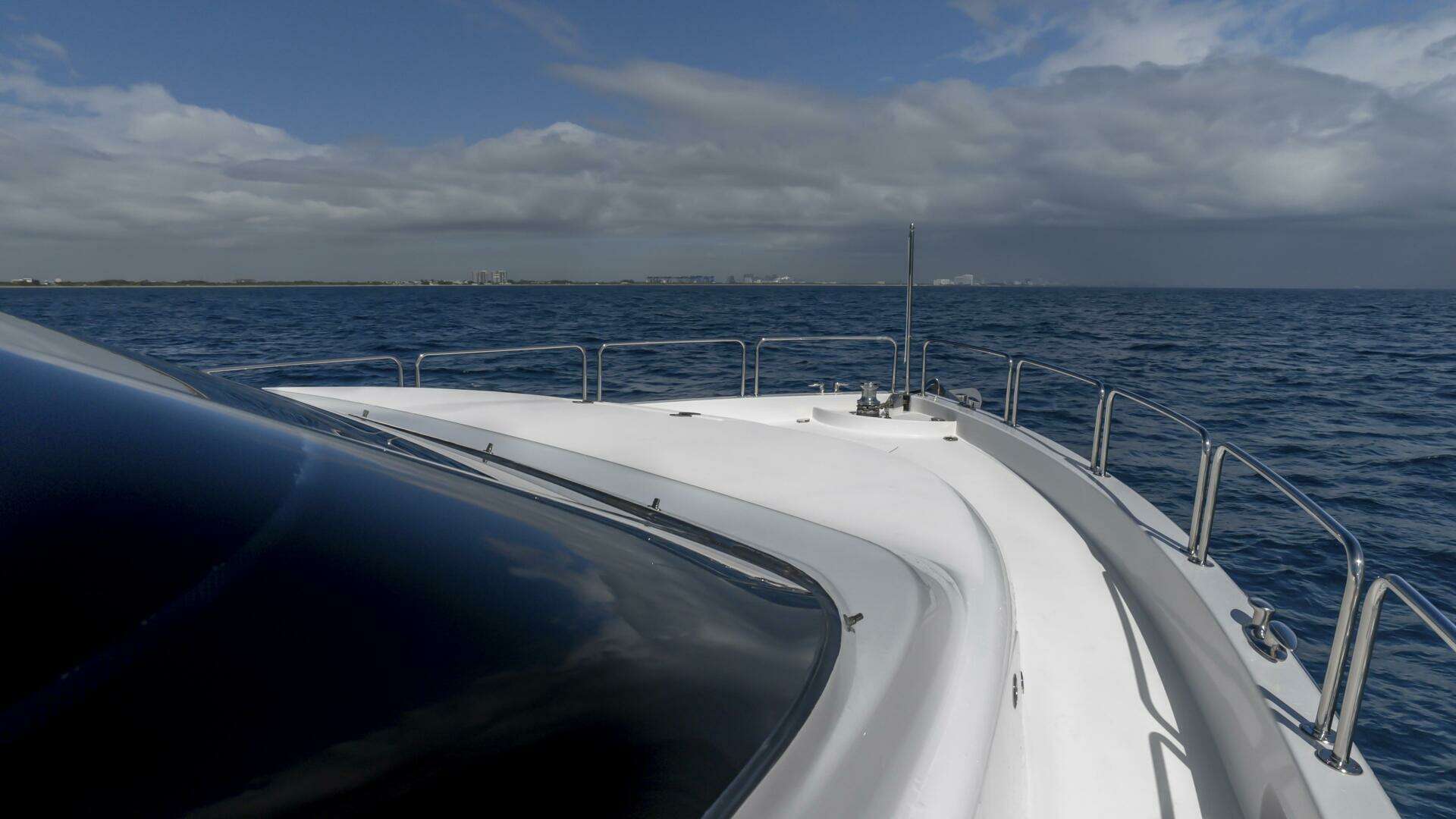 2007 Hatteras 80 - Image 20