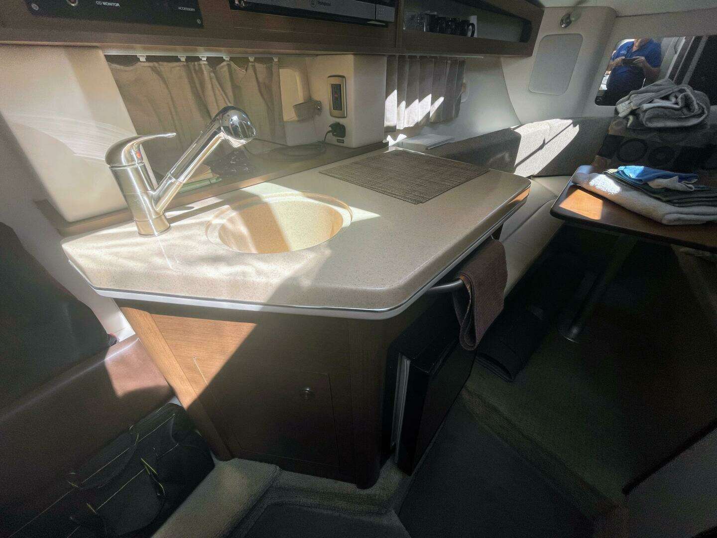 2015 Sea Ray 260 Sundancer - Image 30