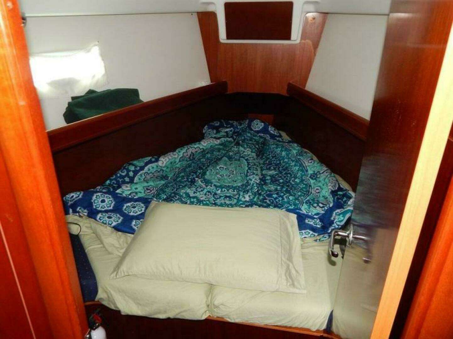 2004 Beneteau 373 - Image 2