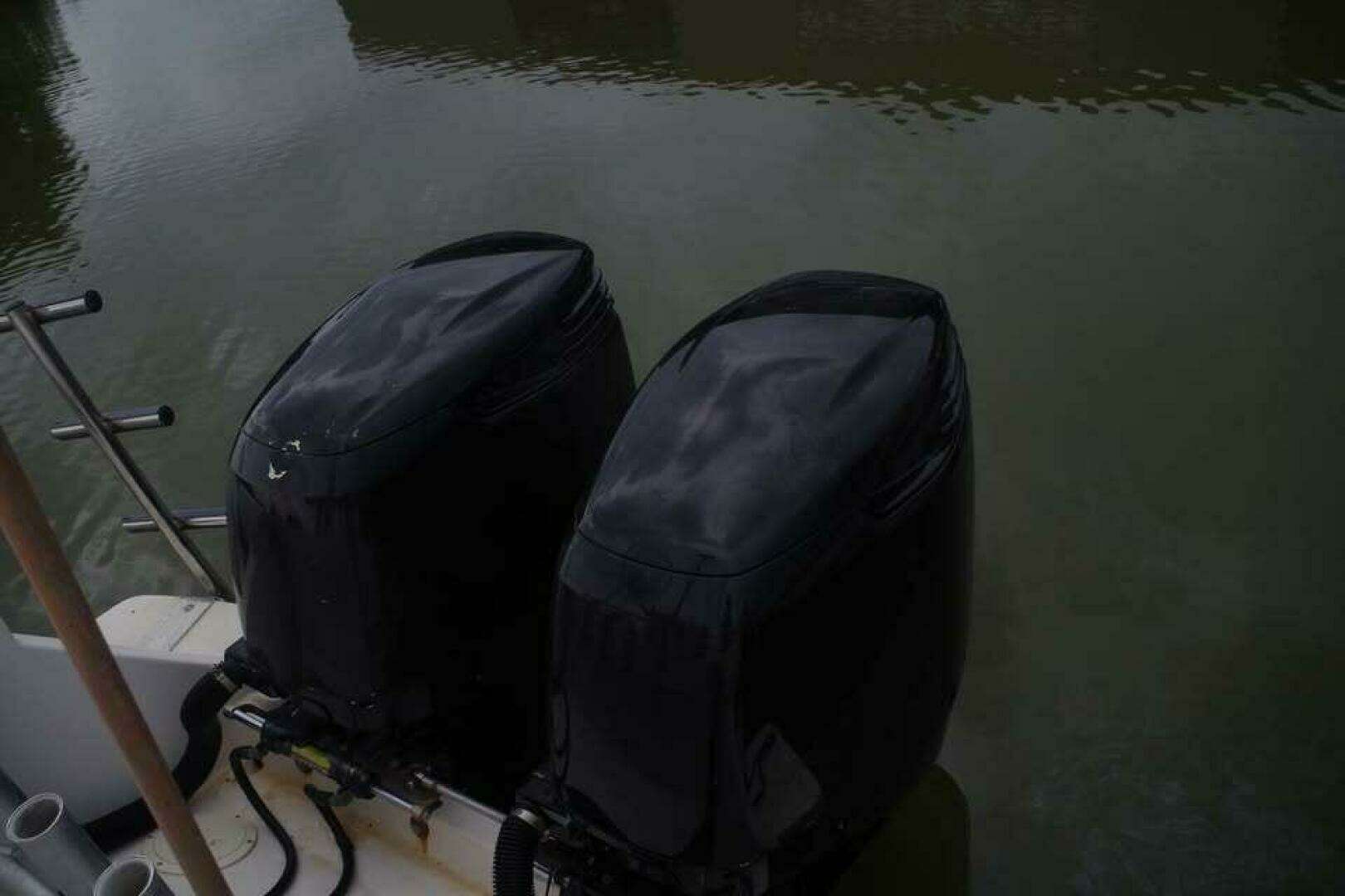 1994 Intrepid 376 Walkaround - Image 16