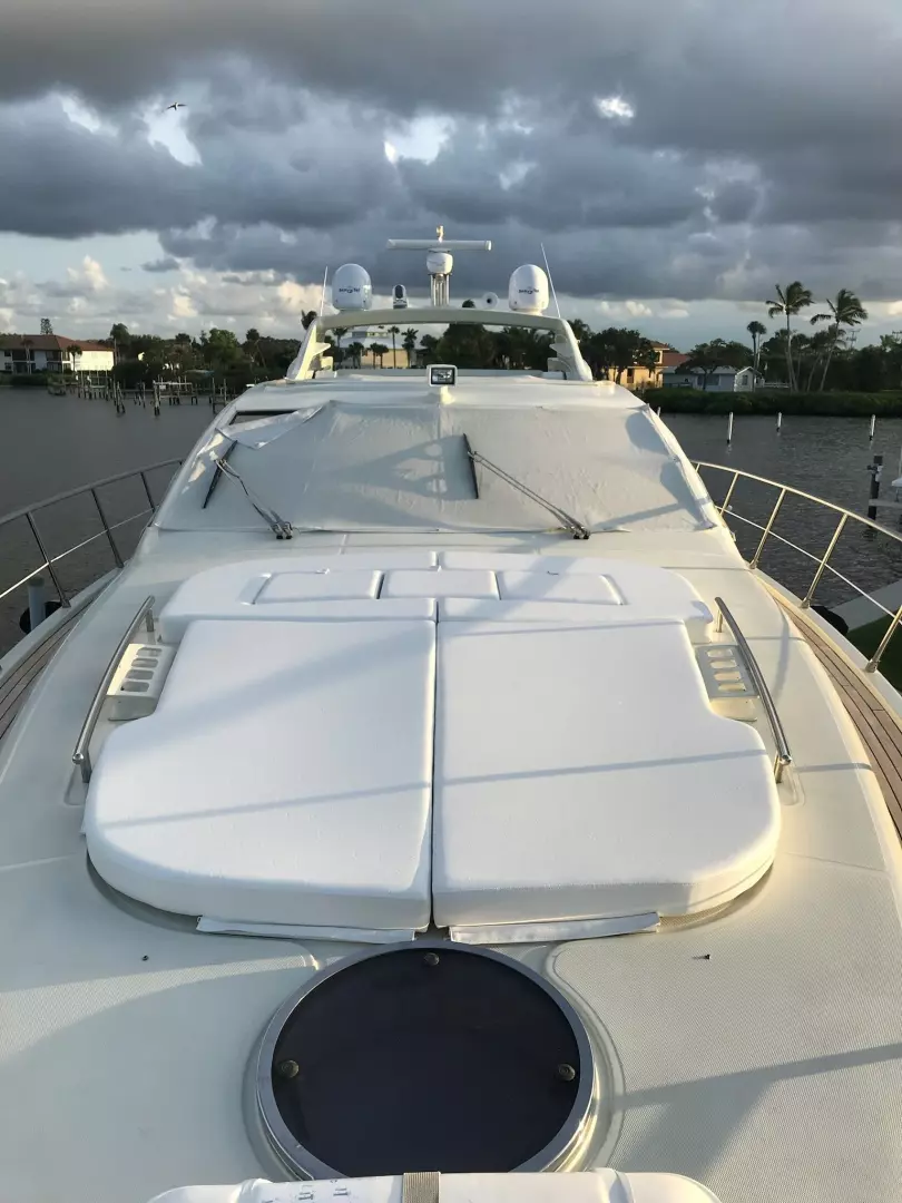 2007 Azimut 68S - Image 2