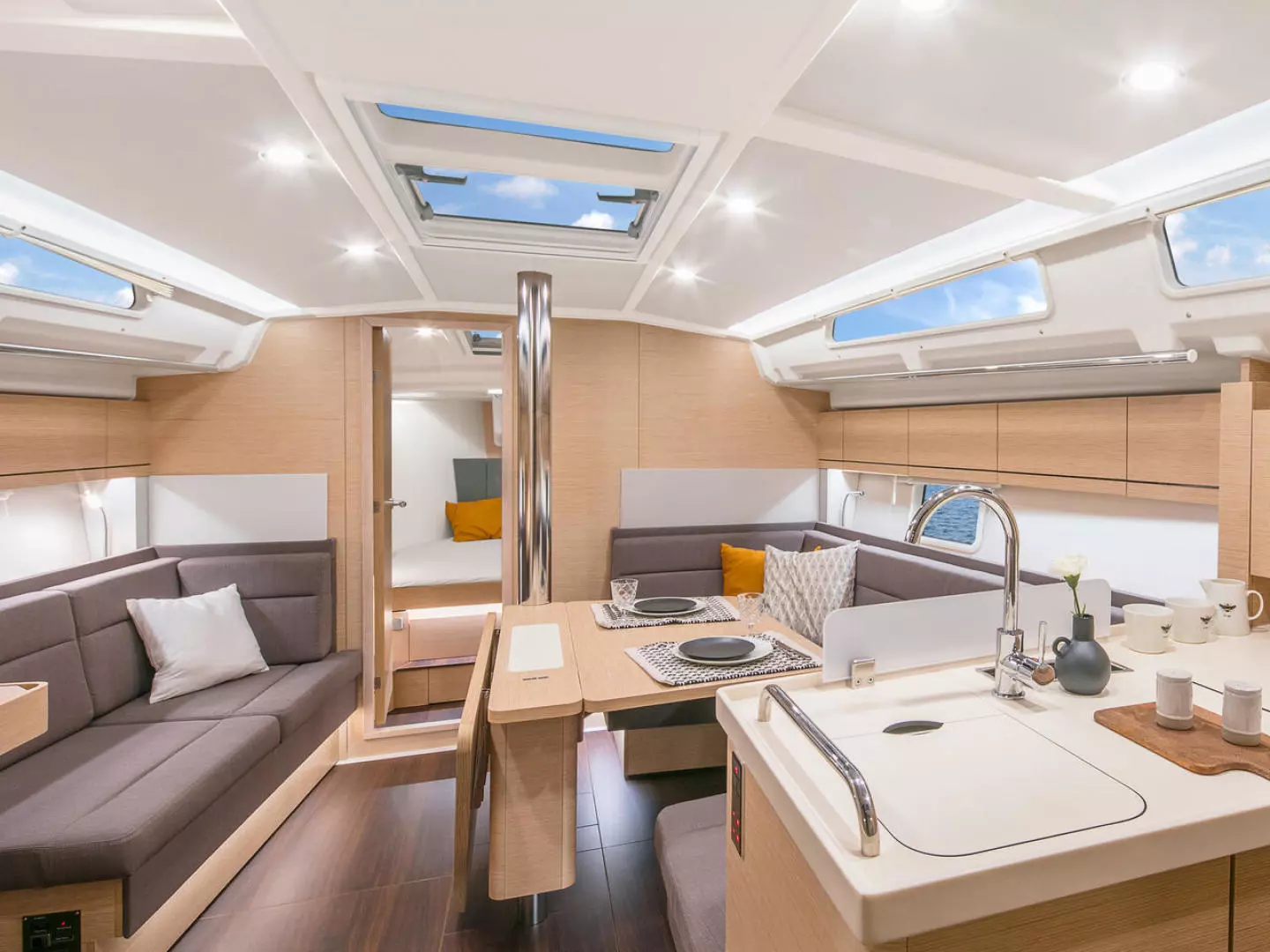 2025 Hanse 418 - Image 21