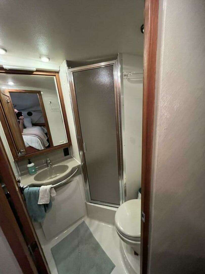 1996 Bayliner 3788 Command Bridge - Image 34