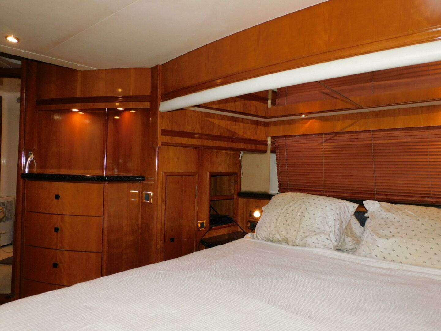 2002 Carver 570 Voyager Pilothouse - Image 26