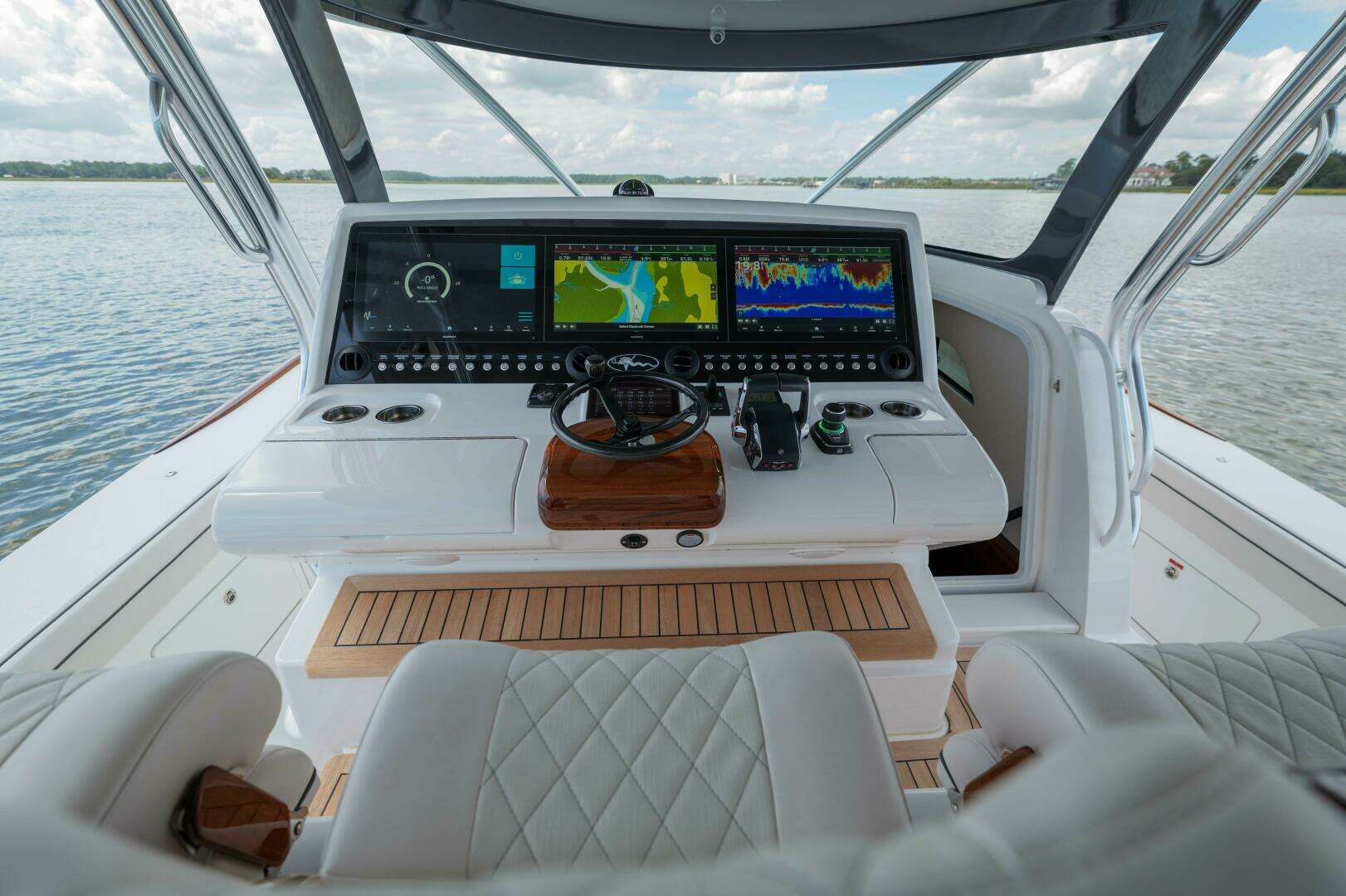 2024 Valhalla Boatworks V-55 - Image 16
