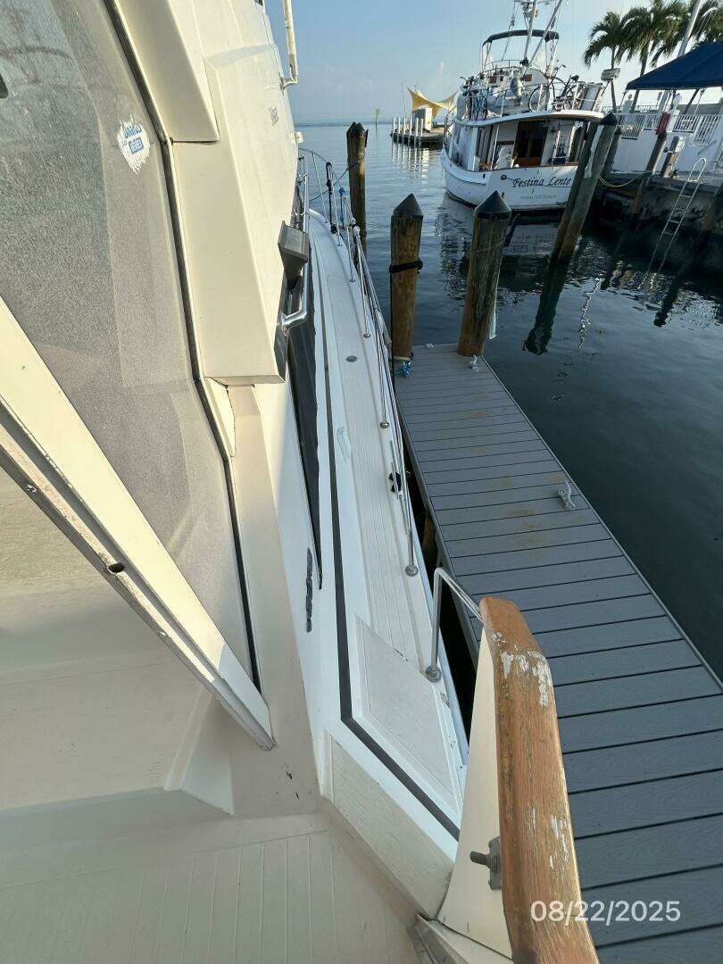 1984 Viking 44 - Image 13