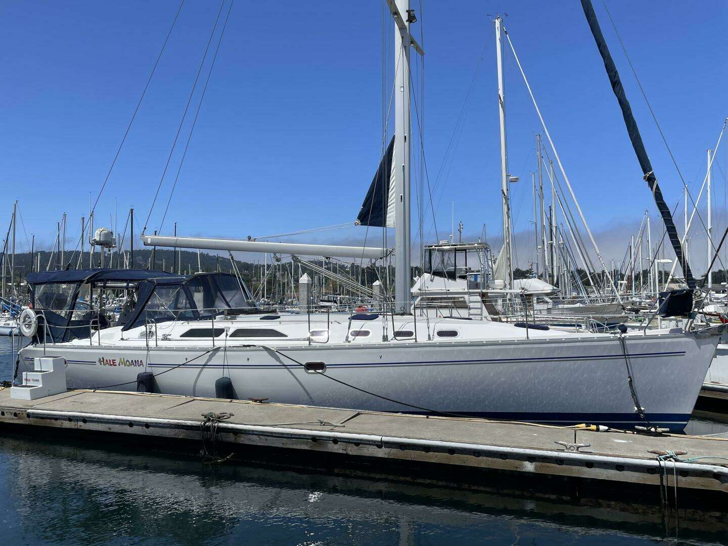 2005 Catalina 470 - Image 34
