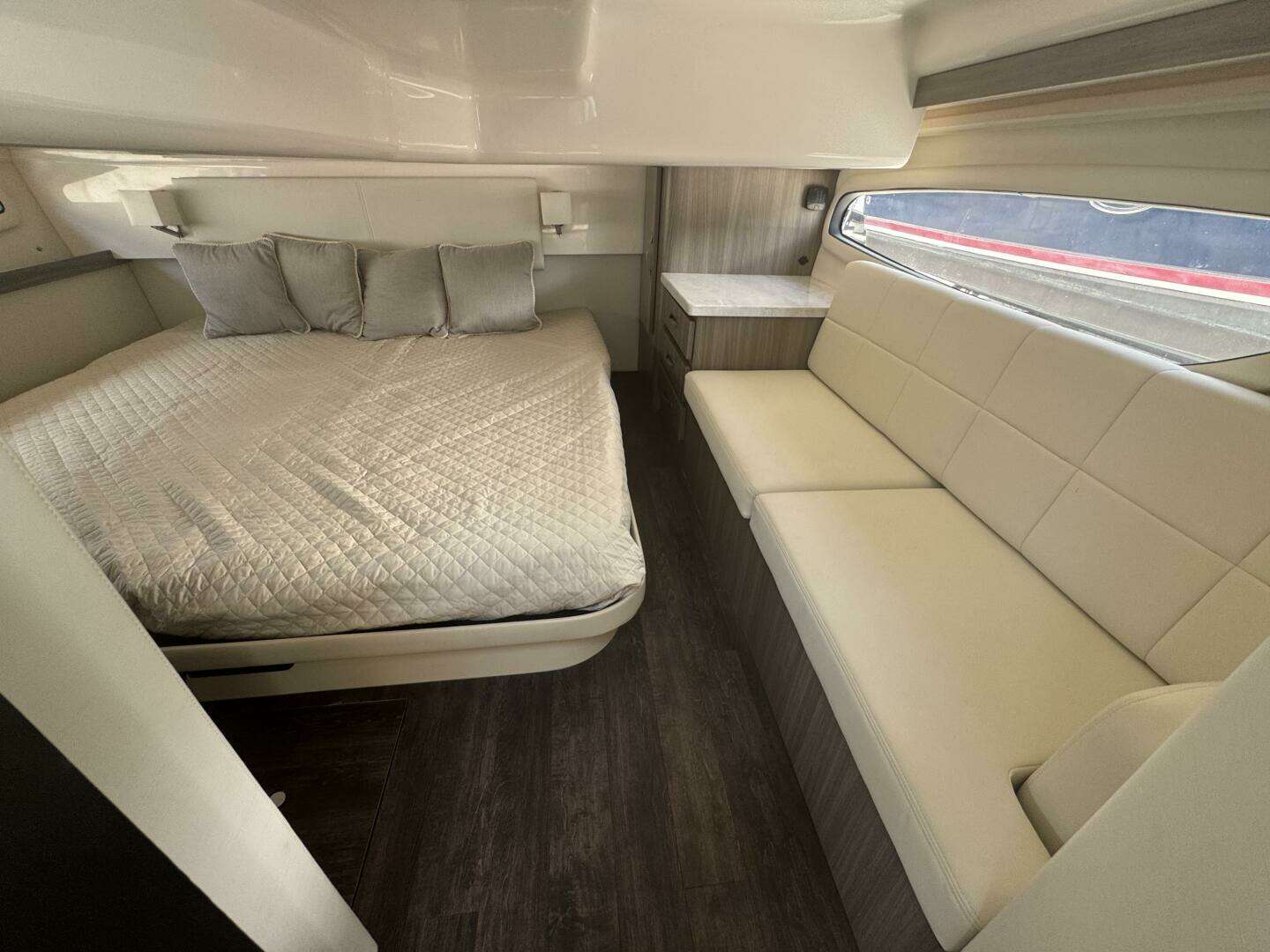 2021 Regal 38 XO - Image 18