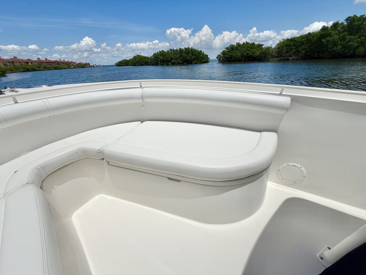 2007 Edgewater 268 CC - Image 23