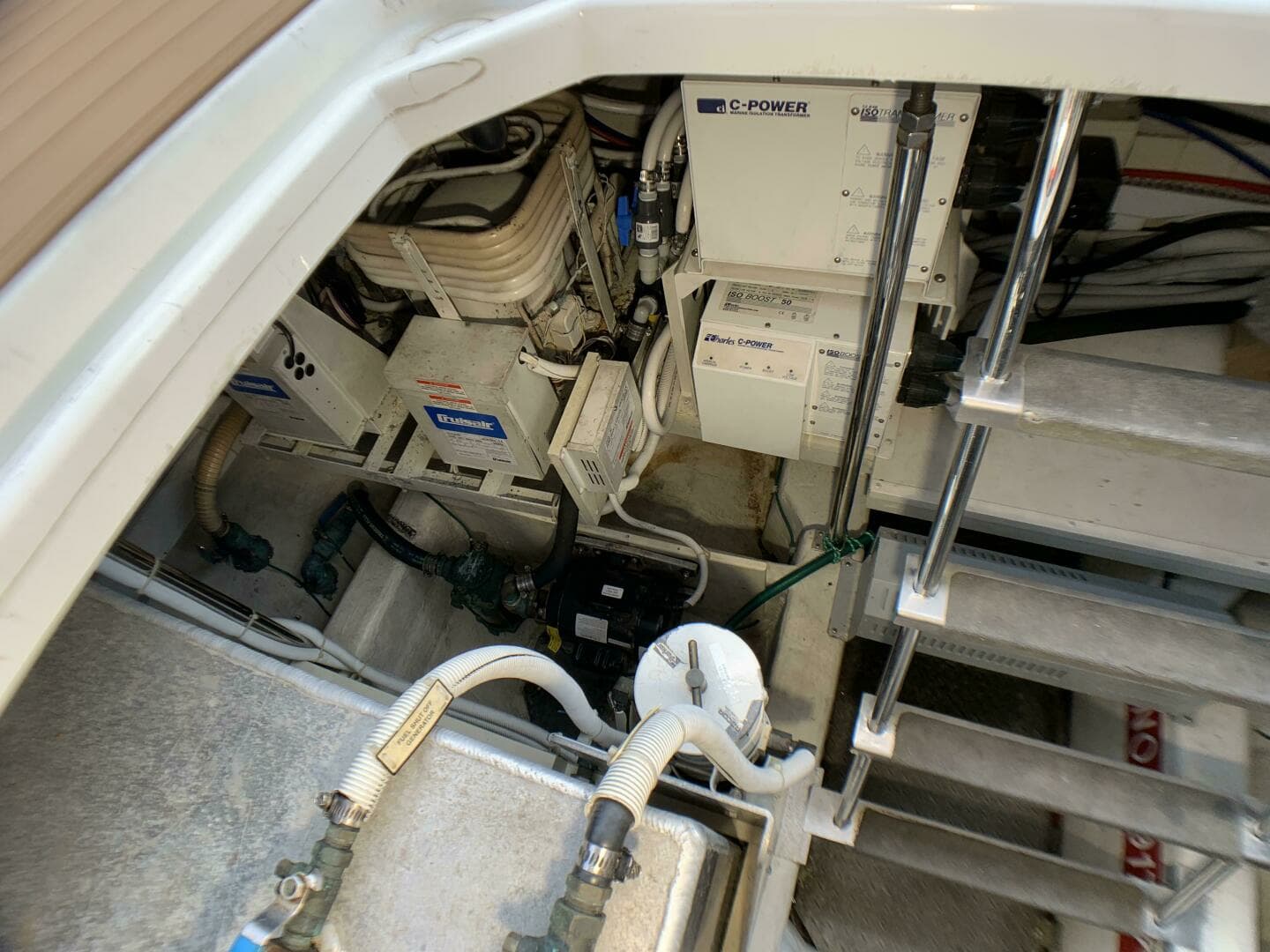 2006 Carver 56 Voyager - Image 24