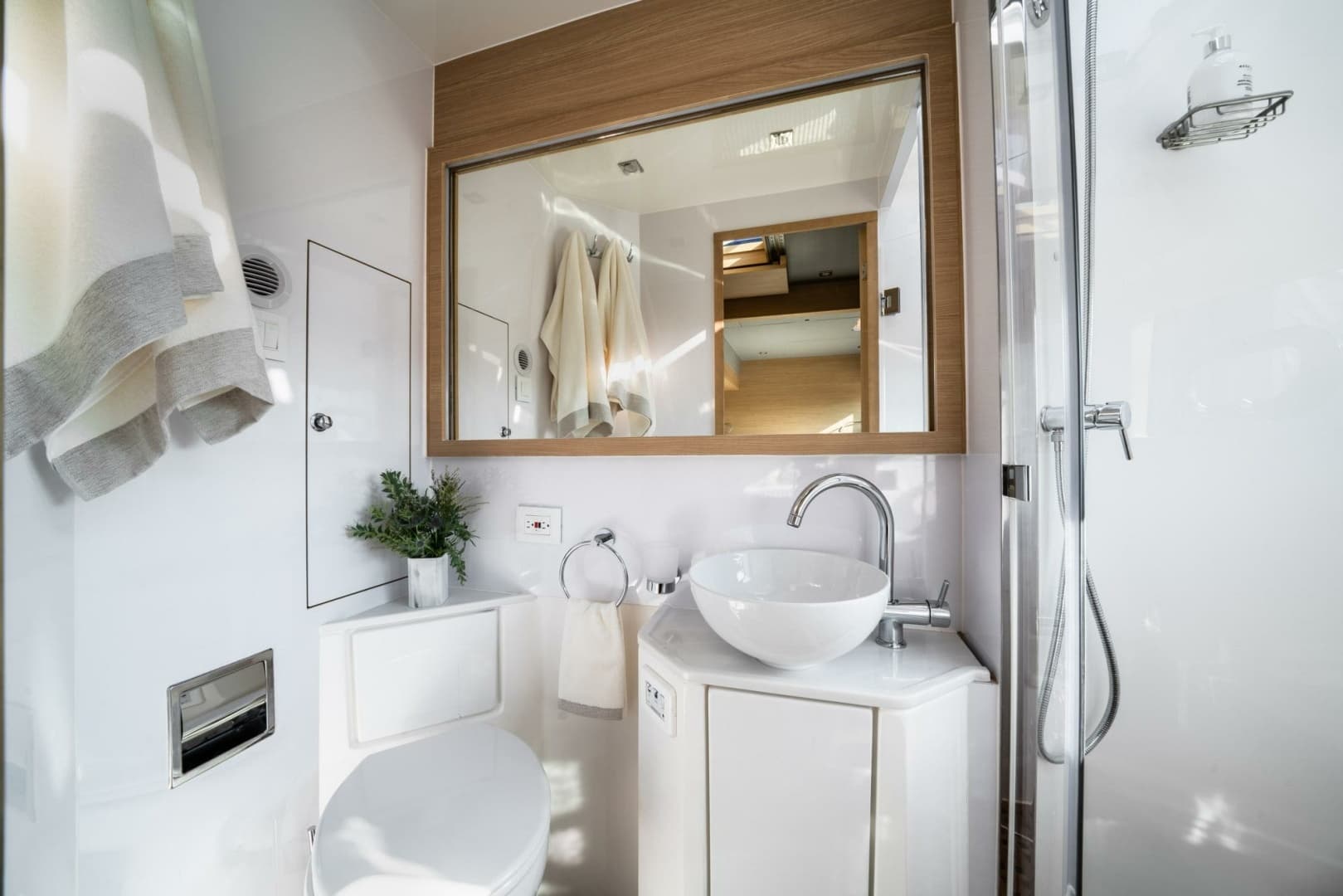 2023 Aquila 54 Yacht - Image 78