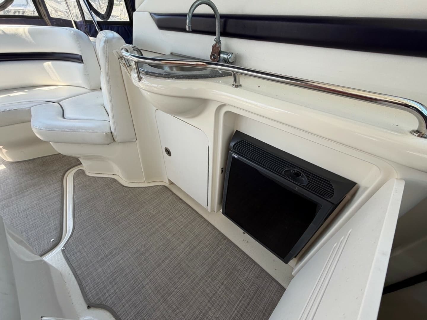 2007 Sea Ray 380 DA - Image 24