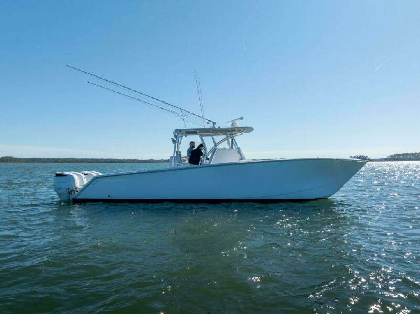 2023 SeaHunter 38 CTS - Image 5